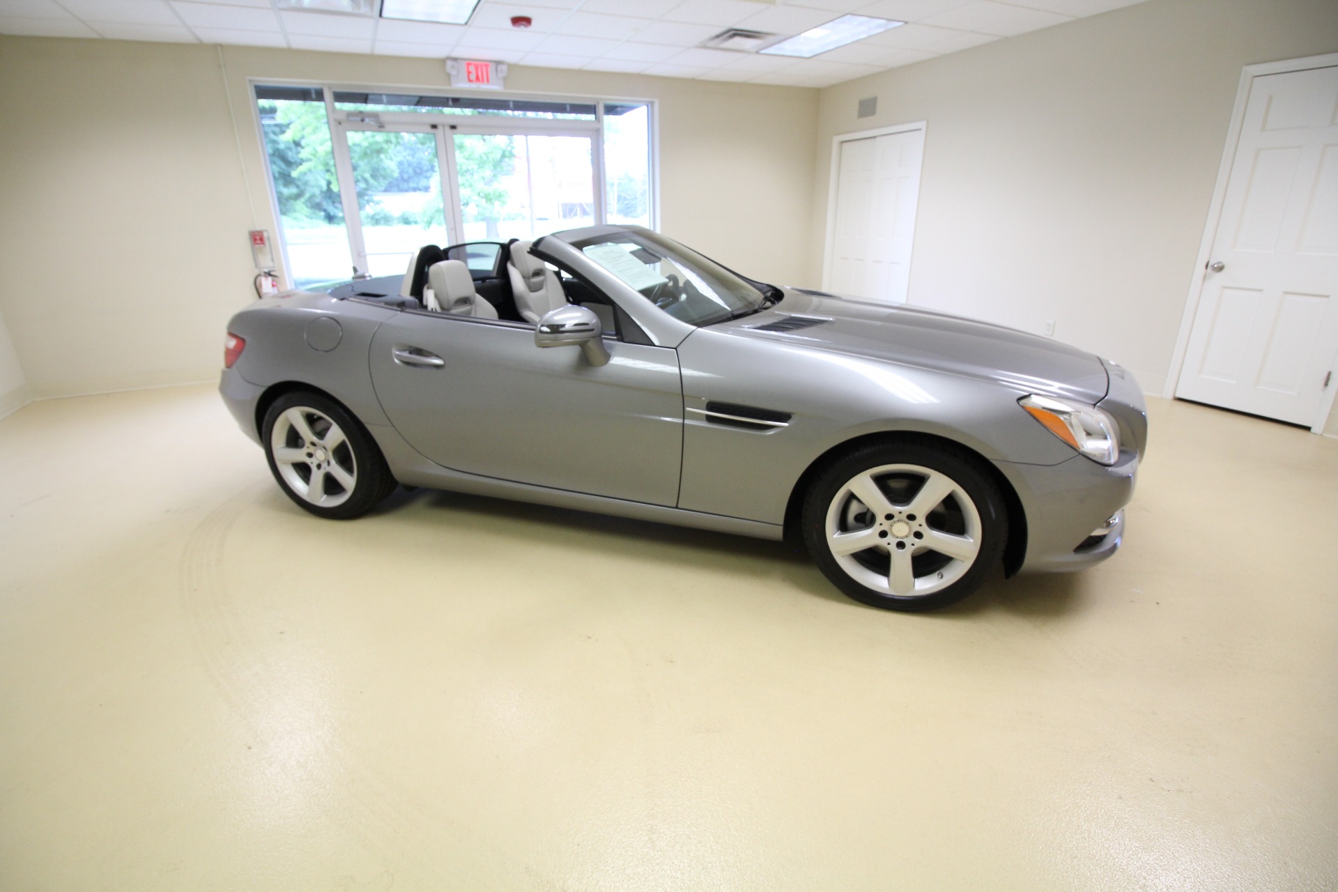 2014 Mercedes-Benz SLK SLK250 SUPER NICE SUPER LOW MILES 2 OWNER Stock # 20108-375 visit www ...