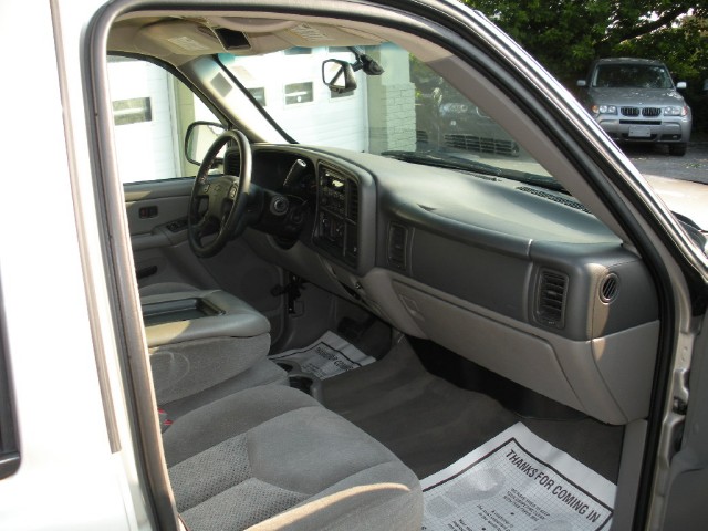 Used 2005 Sandstone Metallic Chevrolet Avalanche 1500 Z71 | Albany, NY