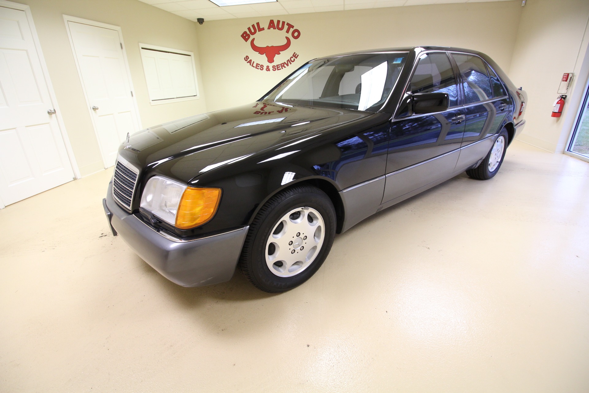 1993 MercedesBenz SClass 400SEL SEDAN SUPERB INSIDE AND OUT