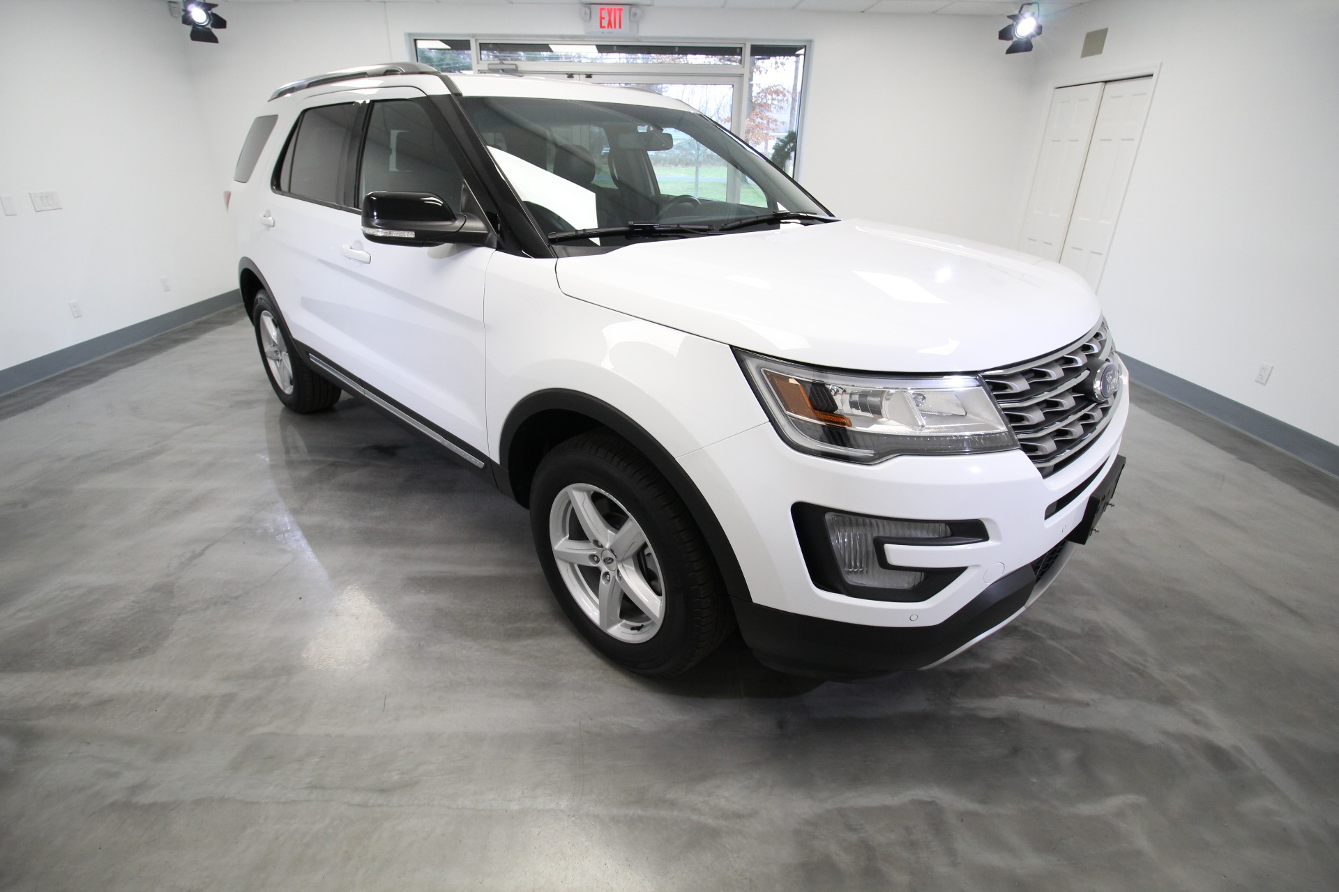 Used 2017 Ford Explorer XLT 4WD LOADED LOCAL CAR LIKE NEW LOW MILES 1 OWNER | Albany, NY