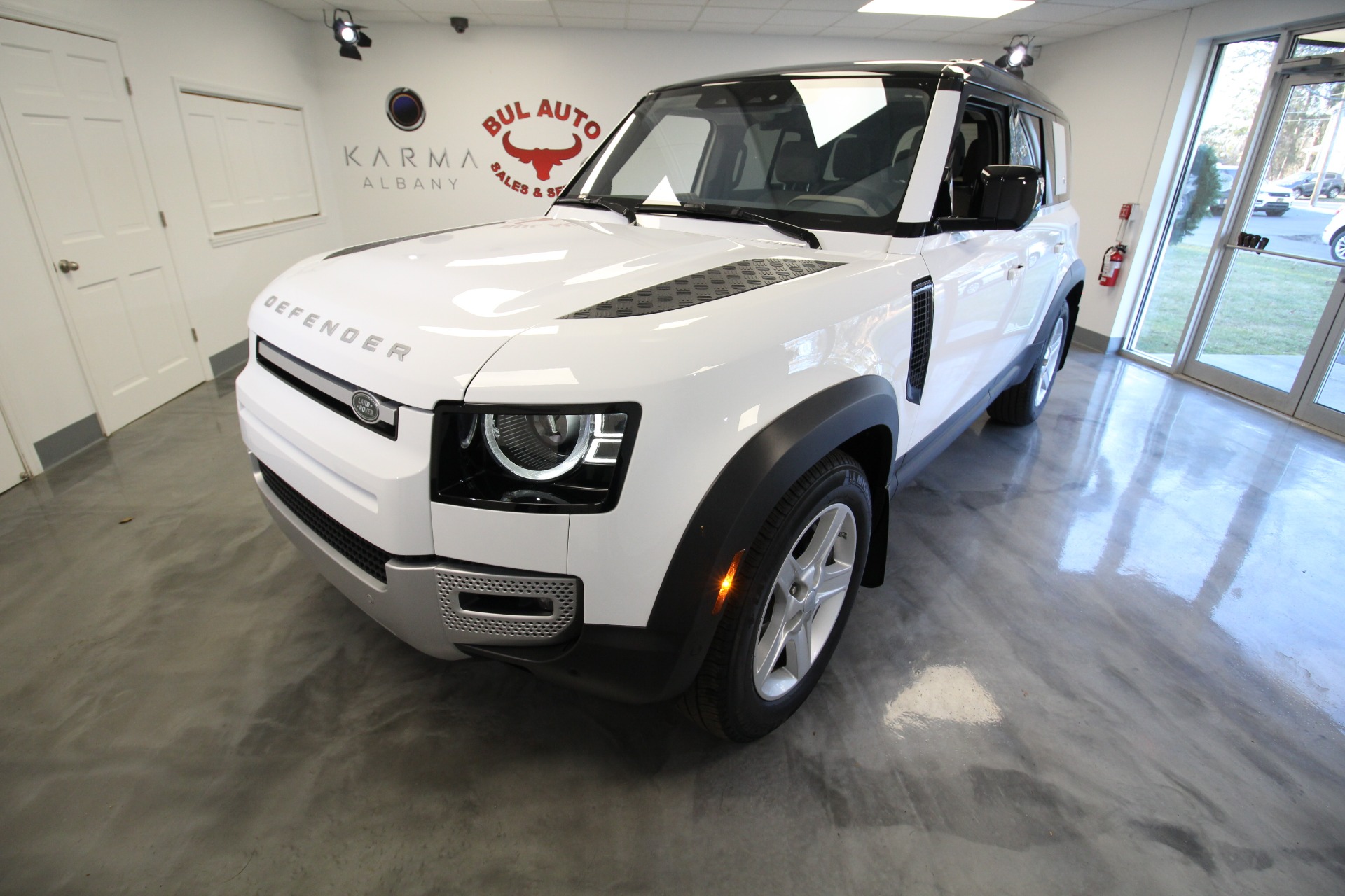 Used 2020 WHITE Land Rover Defender P400 110 SE LOADED RARE COLOR COMBO | Albany, NY