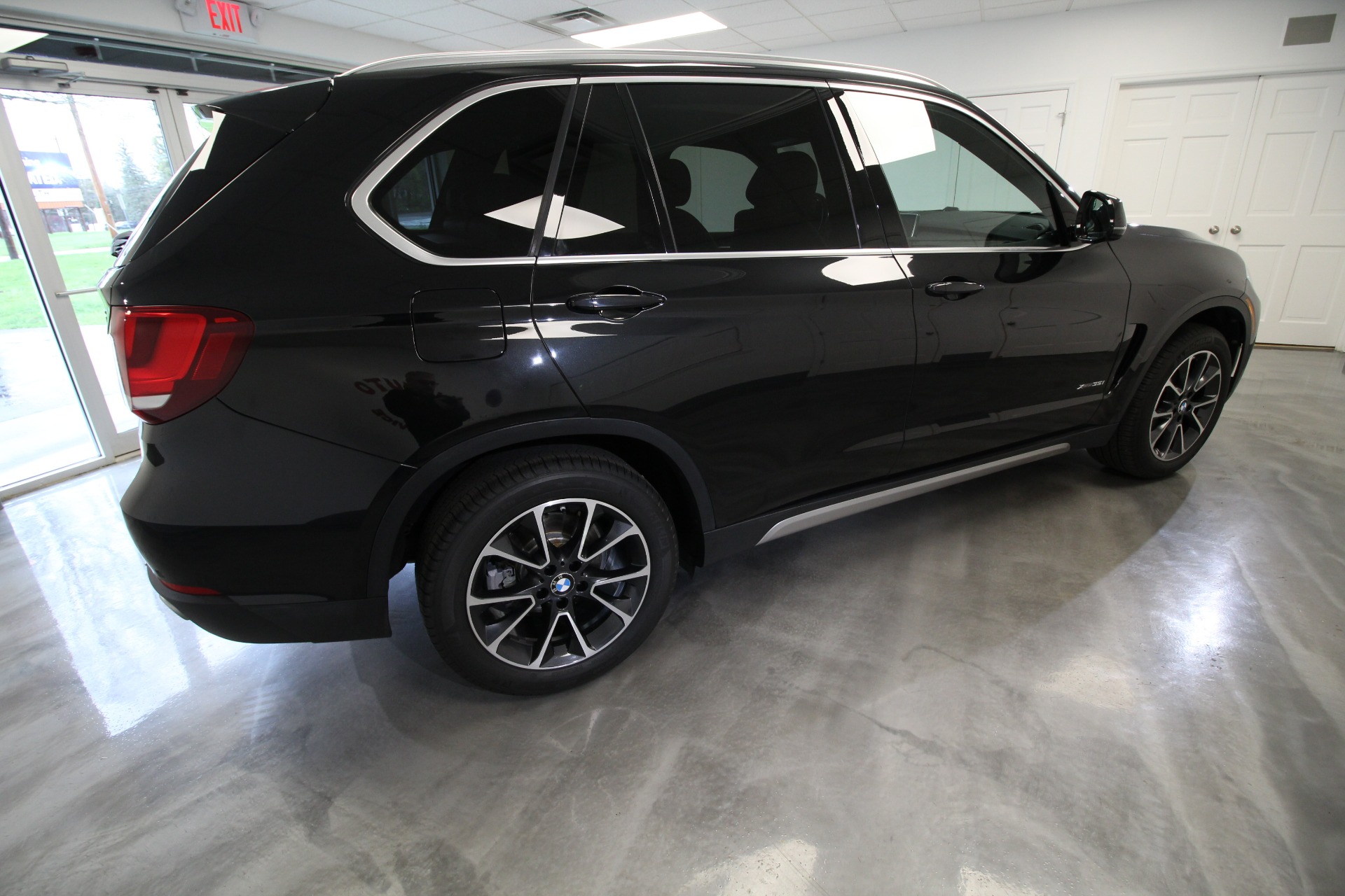 Used 2017 Black Sapphire Metallic BMW X5 xDrive35i LOADED WITH OPTIONS VERY CLEAN | Albany, NY