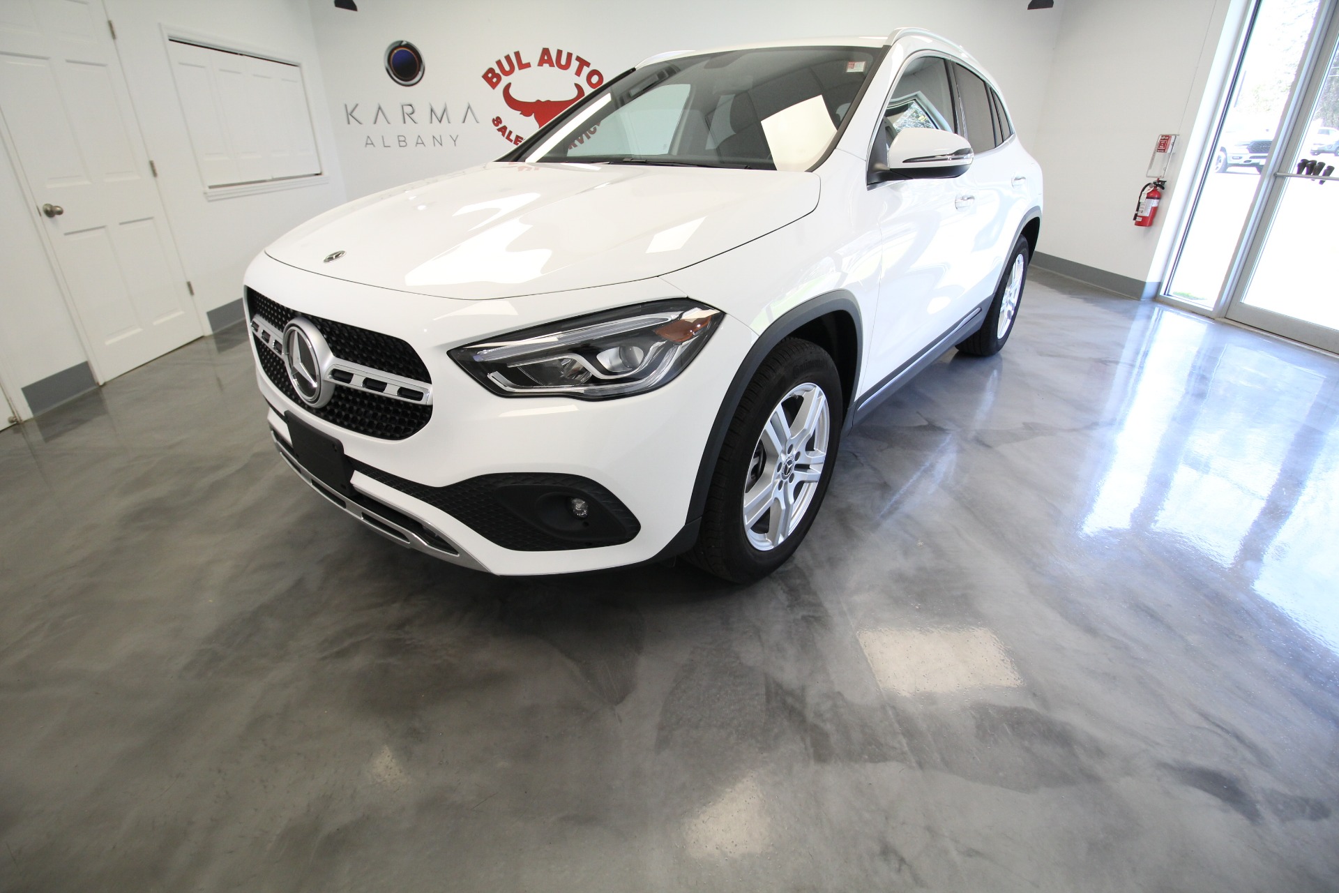 Used 2021 White Mercedes-Benz GLA-Class GLA250 4MATIC LIKE NEW AWD LOW MILES | Albany, NY