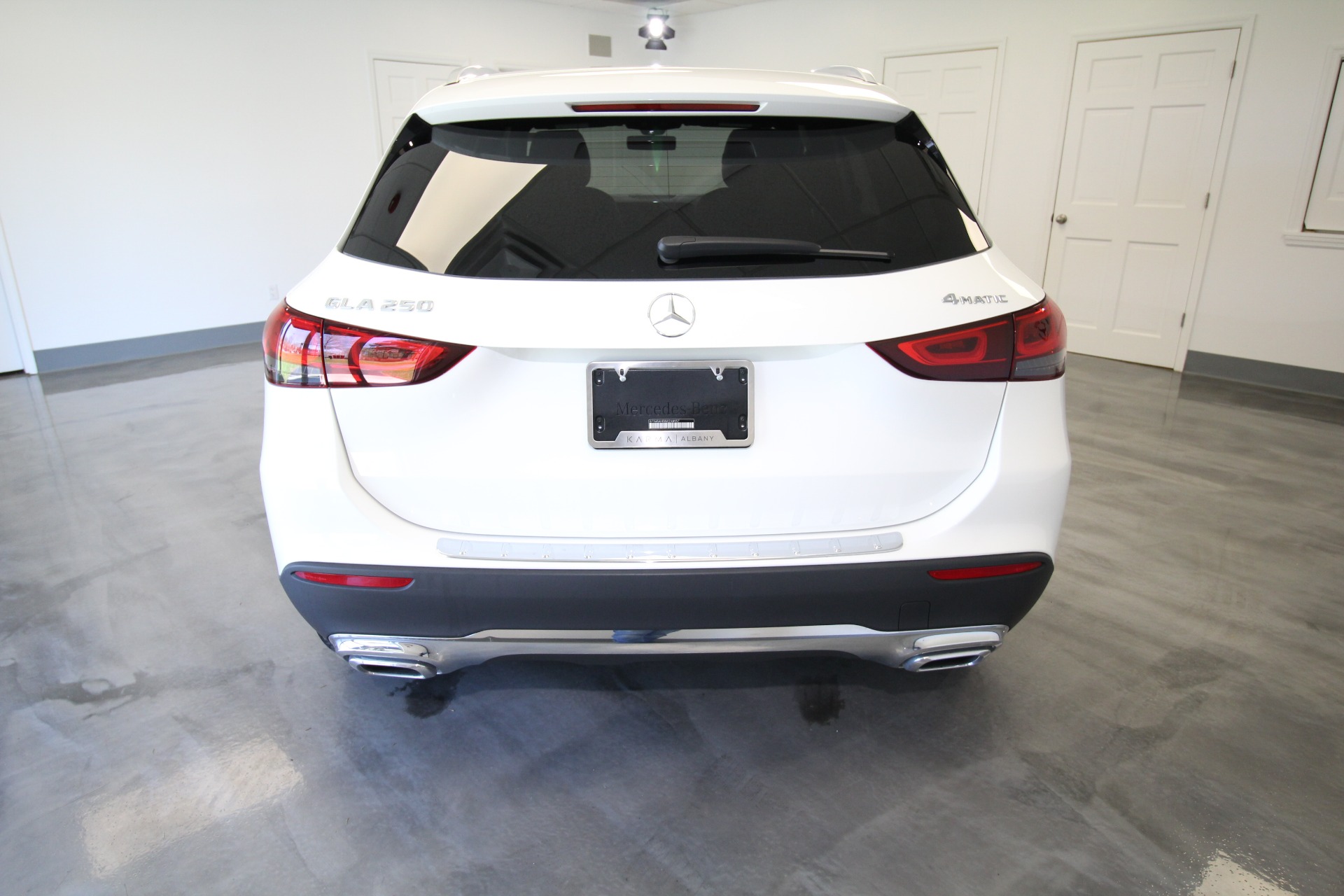 Used 2021 White Mercedes-Benz GLA-Class GLA250 4MATIC LIKE NEW AWD LOW MILES | Albany, NY