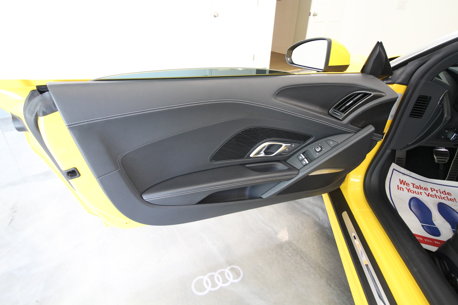 Used 2017 Yellow Audi R8 V10 quattro 7A RARE COLOR SUPERB IN AND OUT LIKE NEW | Albany, NY