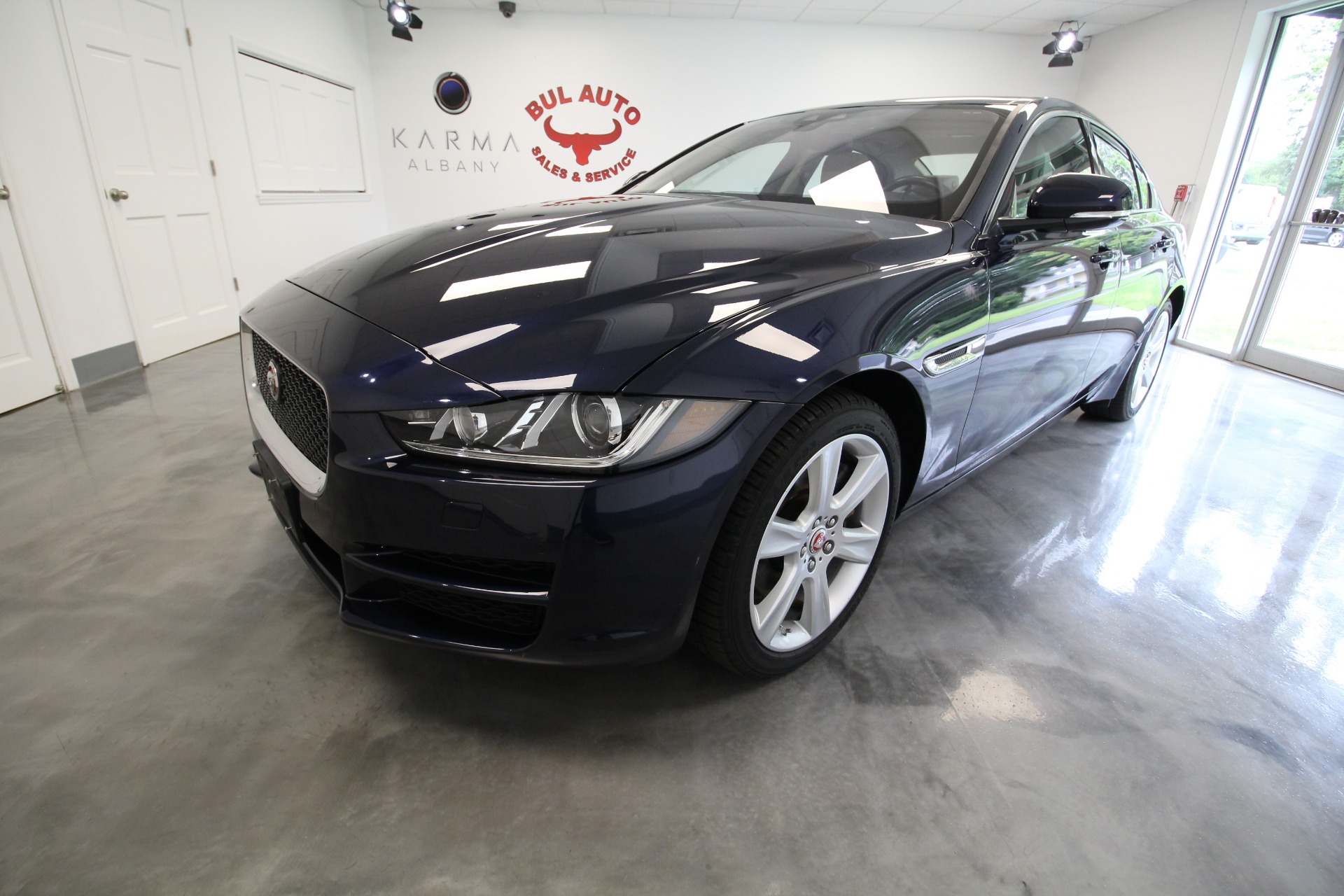 Used 2018 Loire Blue Metallic Jaguar XE 25t Prestige AWD LOW MILES - LOCAL TRADE IN | Albany, NY