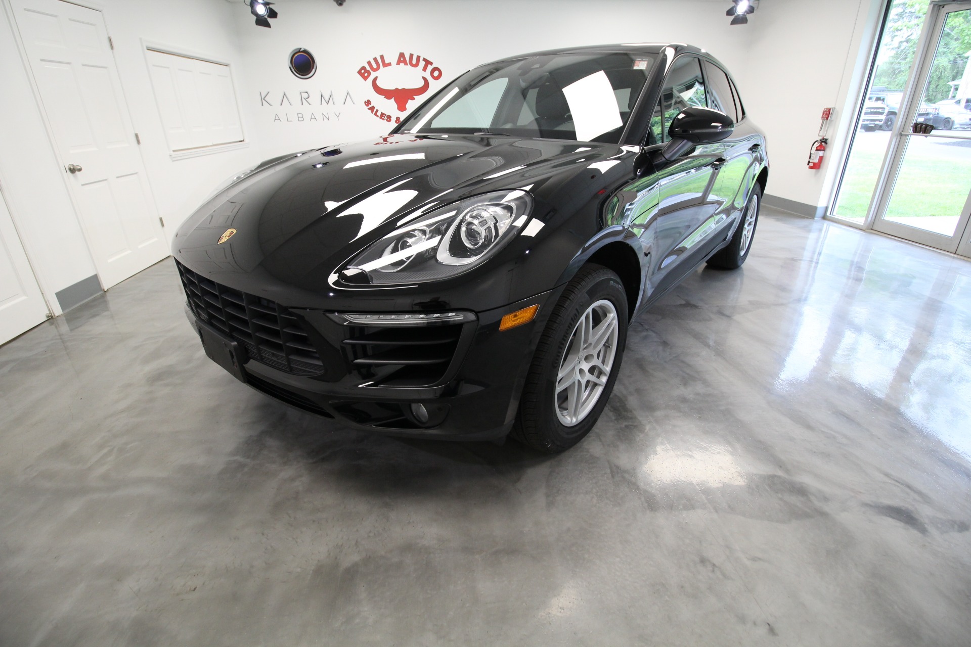 Used 2018 Black Porsche Macan LOW MILES HARD TO FIND SUPER CLEAN | Albany, NY