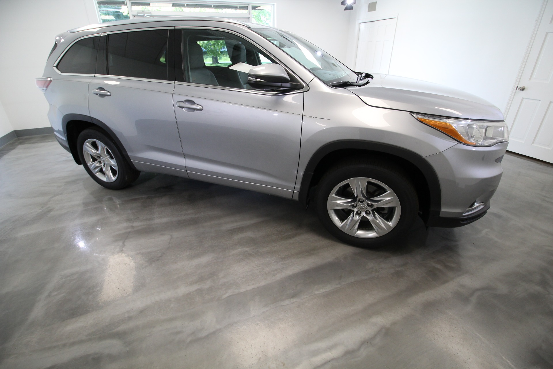 Used 2015 Silver Sky Metallic Toyota Highlander Limited AWD V6 1 OWNER ONLY 15K MILES! | Albany, NY