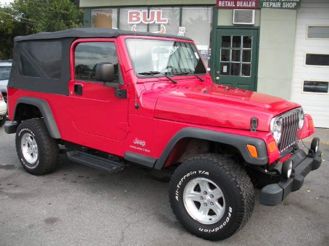 Used 2006 Flame Red Clearcoat Jeep Wrangler Unlimited 6 SPEED MANUAL,LOCAL TRADE-IN,2 INCH BODY LIFT KIT | Albany, NY