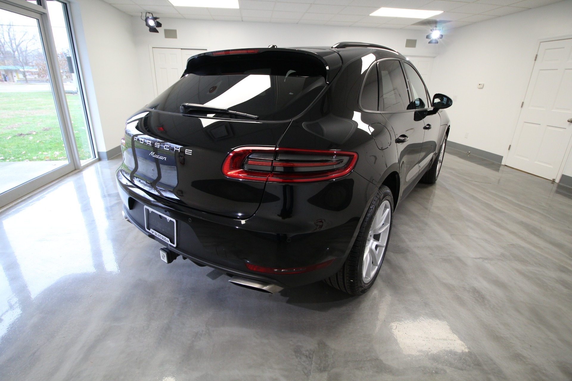 Used 2018 Black Porsche Macan 1 Owner | Albany, NY