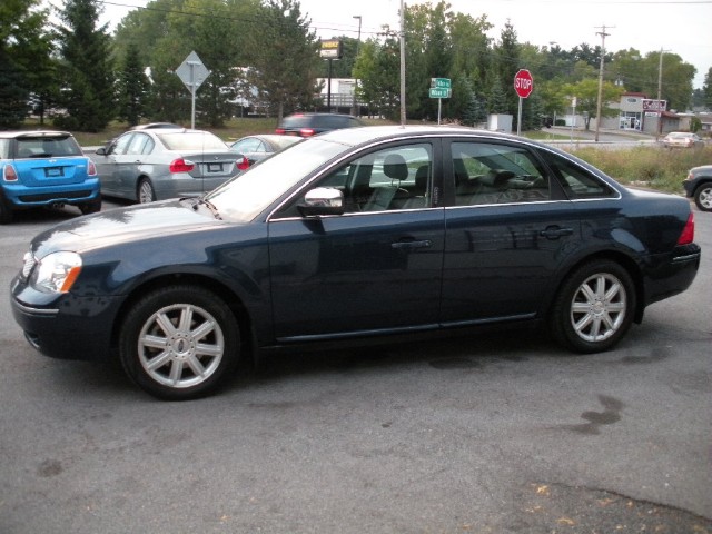 Used 2007 Dark Blue Pearl Clearcoat Metallic Ford Five Hundred Limited AWD | Albany, NY