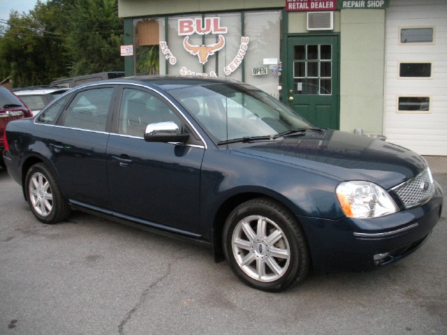 Used 2007 Dark Blue Pearl Clearcoat Metallic Ford Five Hundred Limited AWD | Albany, NY