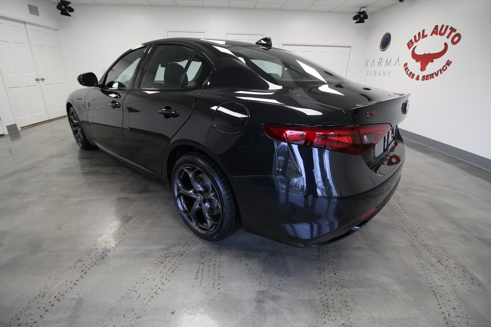 New 2023 BLACK Alfa Romeo GIULIA Estrema AWD | Albany, NY