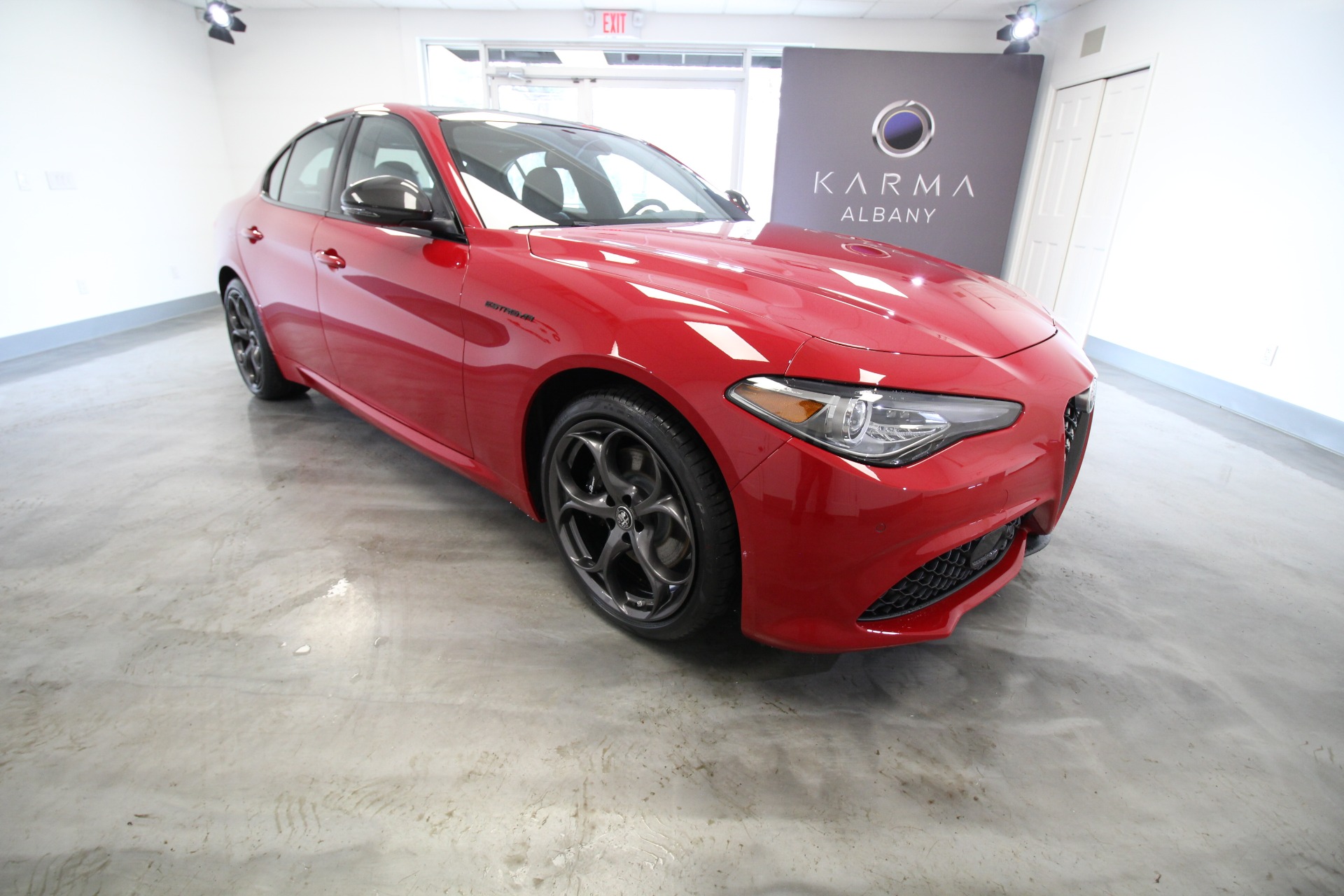 New 2023 Alfa Romeo GIULIA ESTREMA Estrema AWD | St. Petersburg, FL