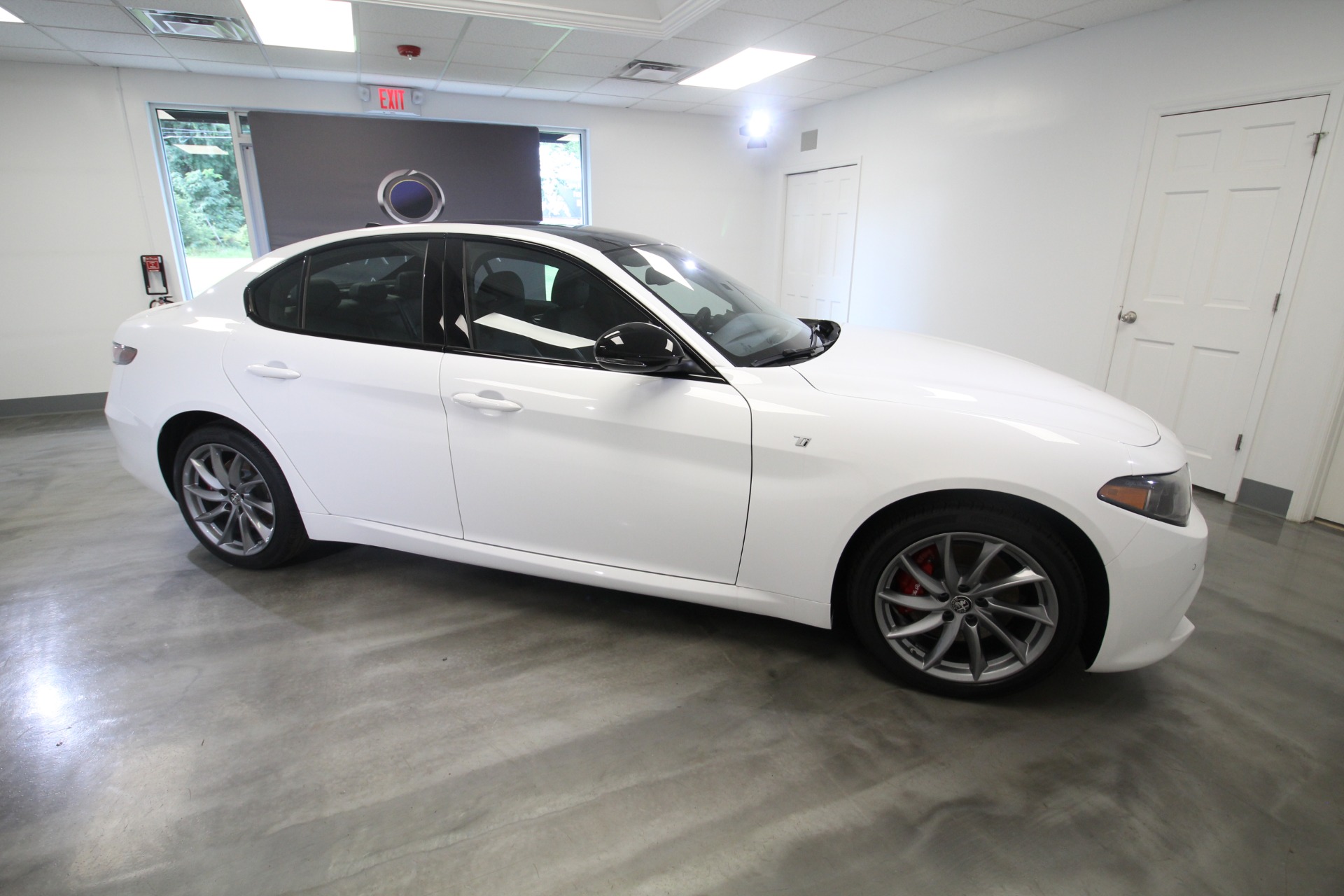 New 2024 Alfa Romeo GIULIA | St. Petersburg, FL