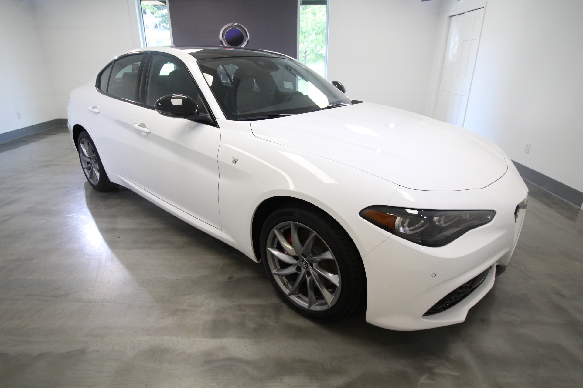 New 2024 Alfa Romeo GIULIA | St. Petersburg, FL