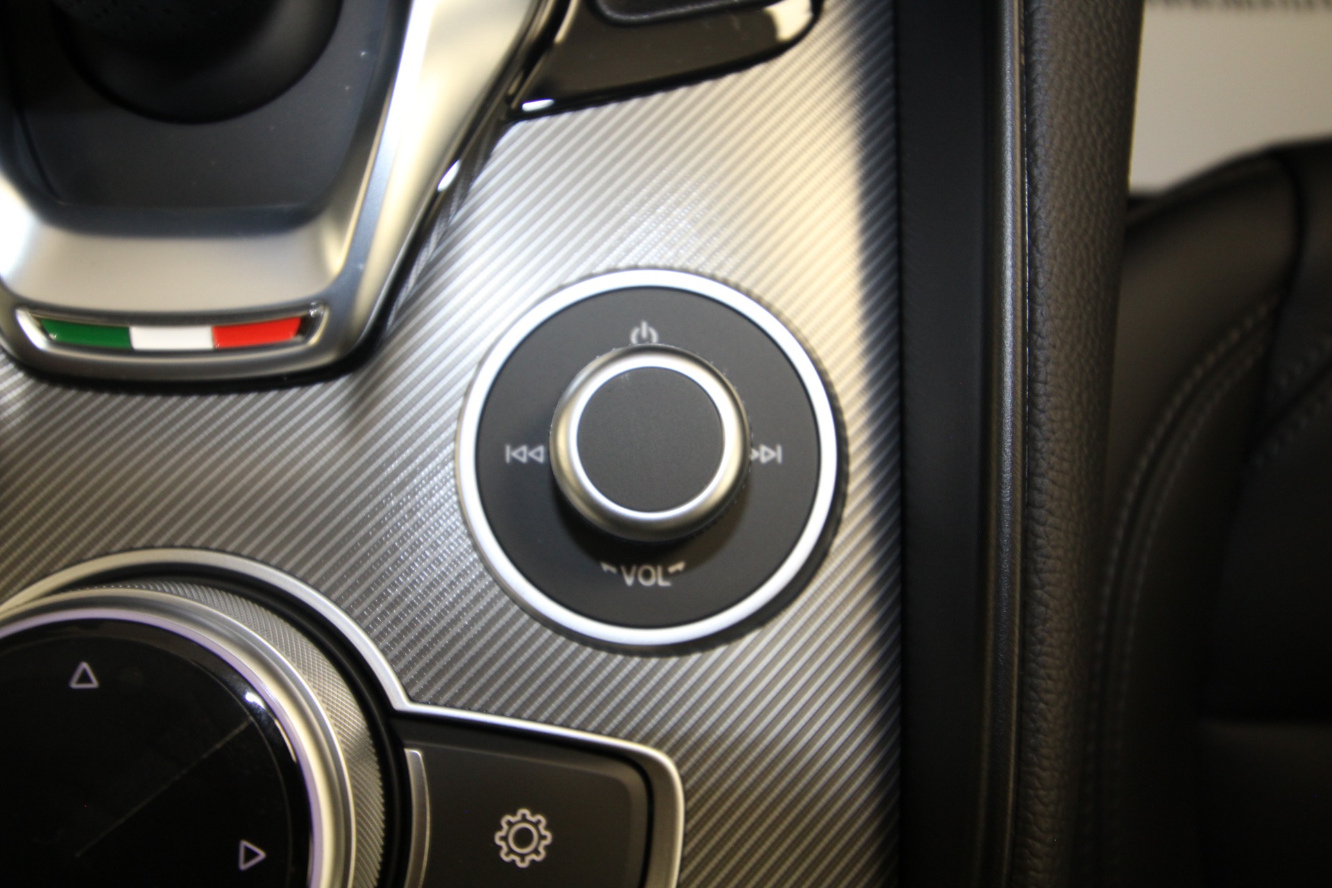 New 2024 Alfa Romeo GIULIA | St. Petersburg, FL