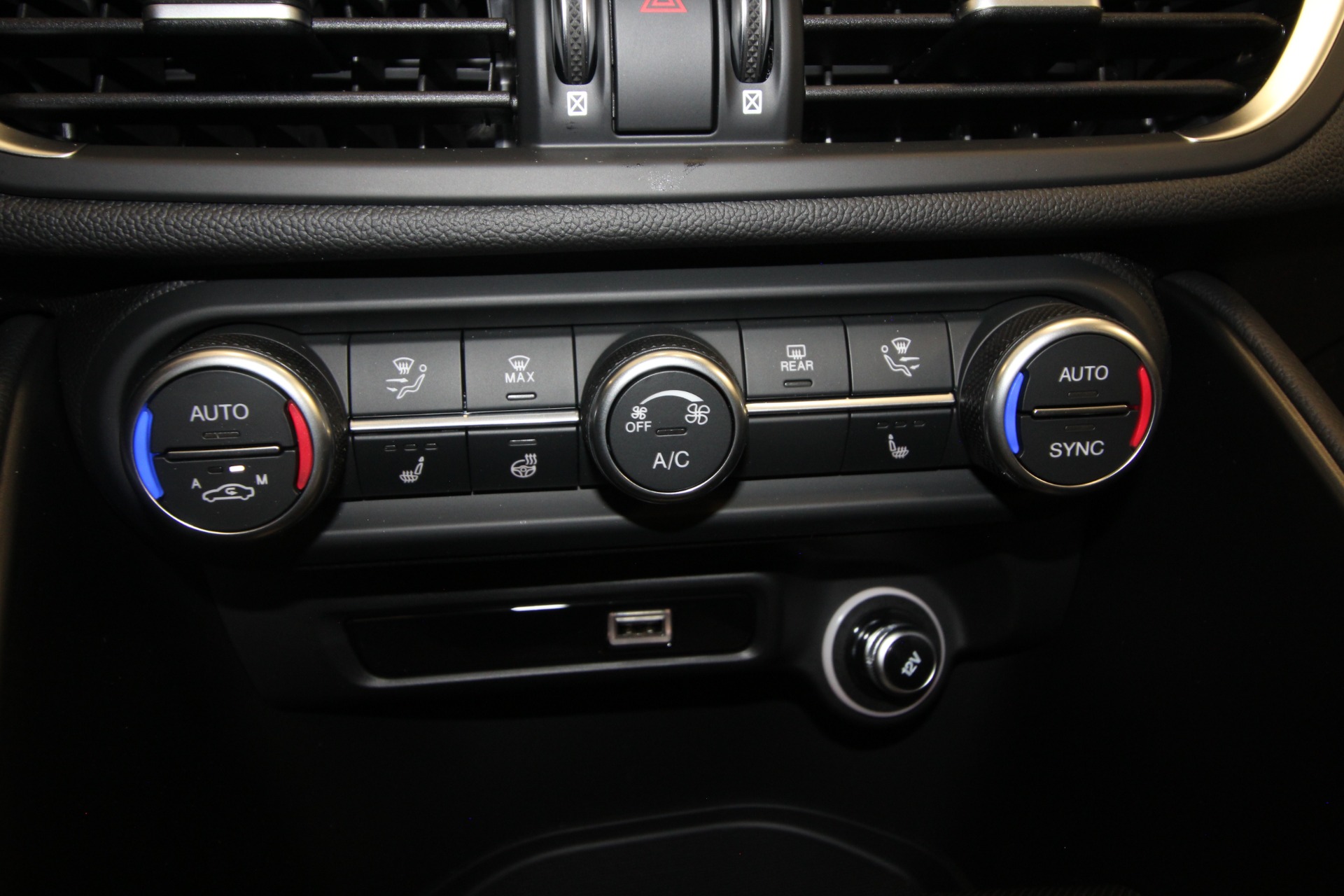 New 2024 Alfa Romeo GIULIA | St. Petersburg, FL