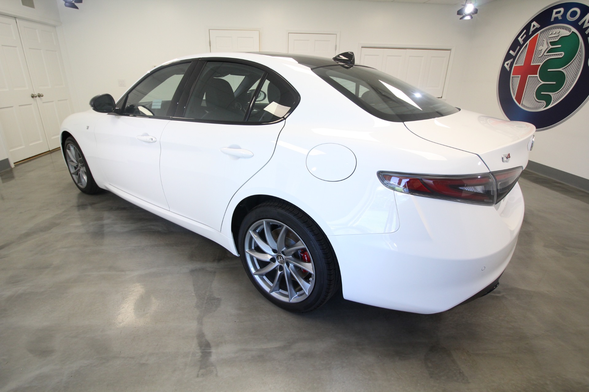 New 2024 Alfa Romeo GIULIA | St. Petersburg, FL