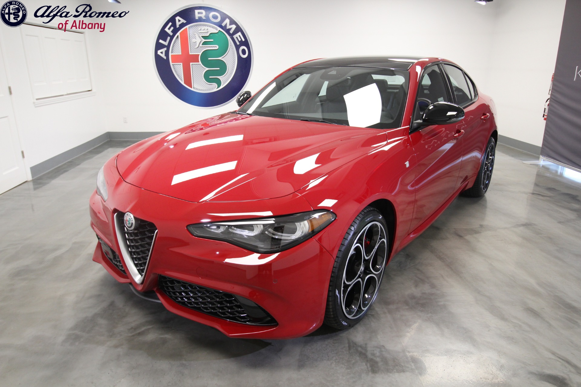 New 2024 Alfa Romeo GIULIA TI | St. Petersburg, FL
