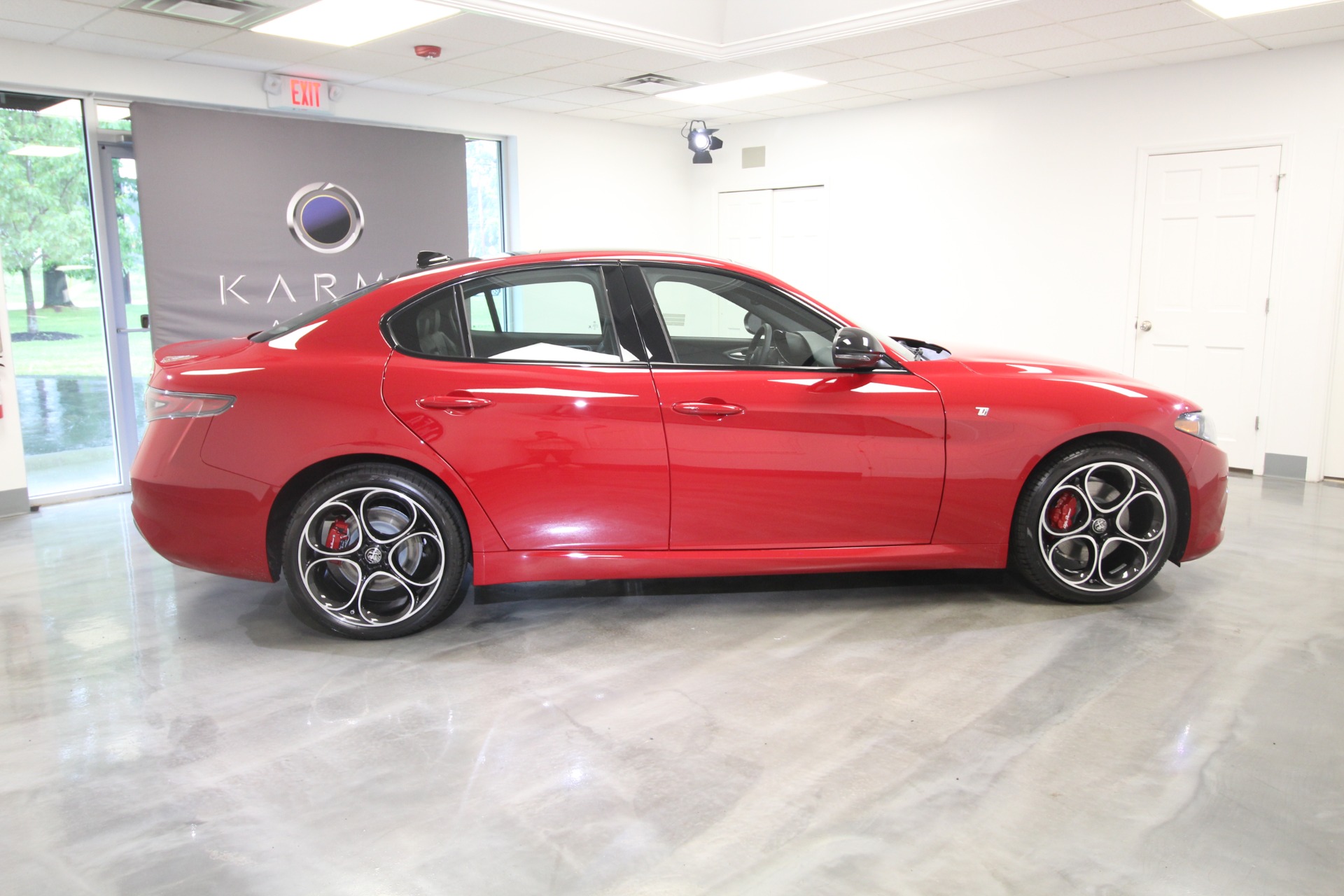 New 2024 Alfa Romeo GIULIA TI | St. Petersburg, FL