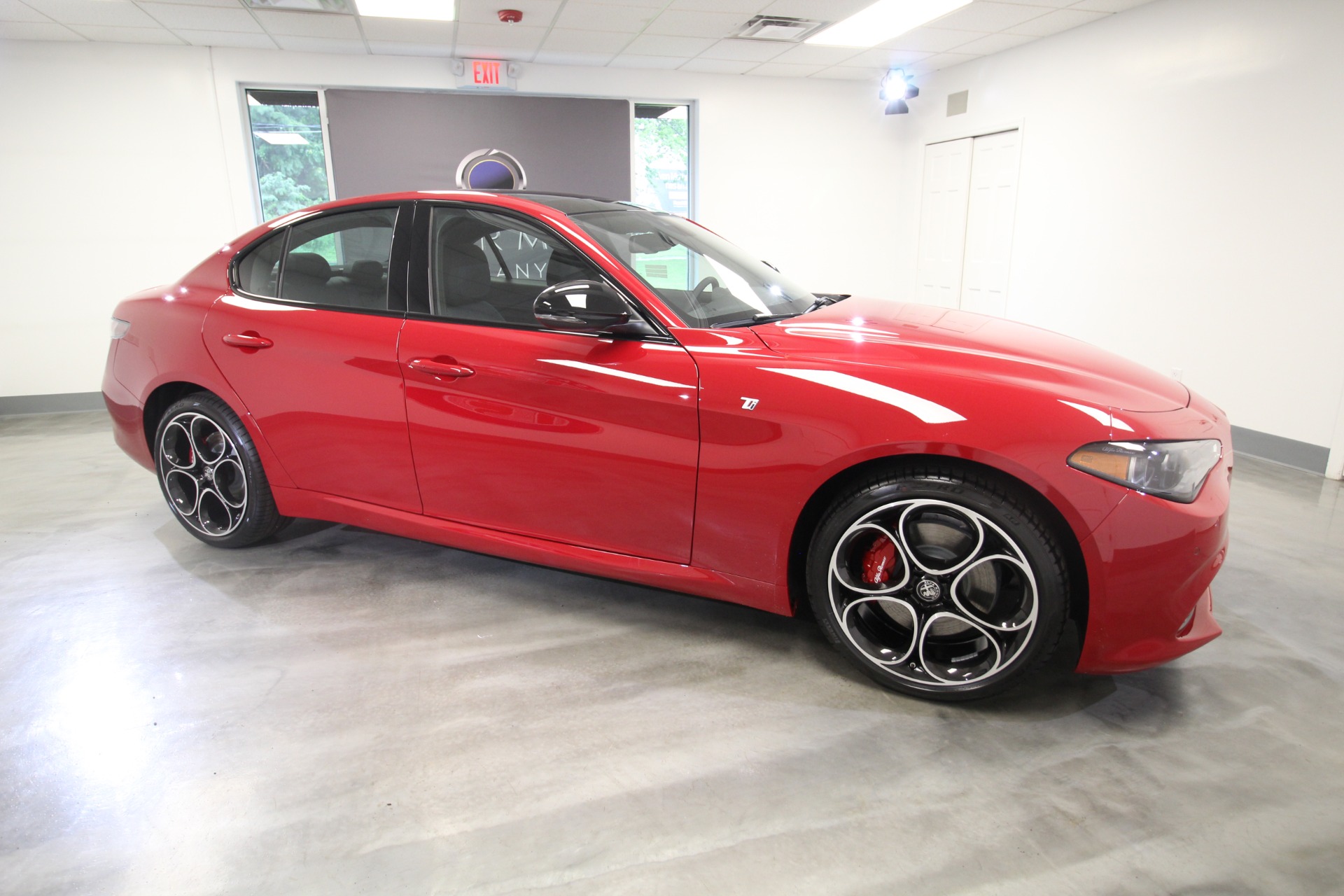 New 2024 Alfa Romeo GIULIA TI | St. Petersburg, FL