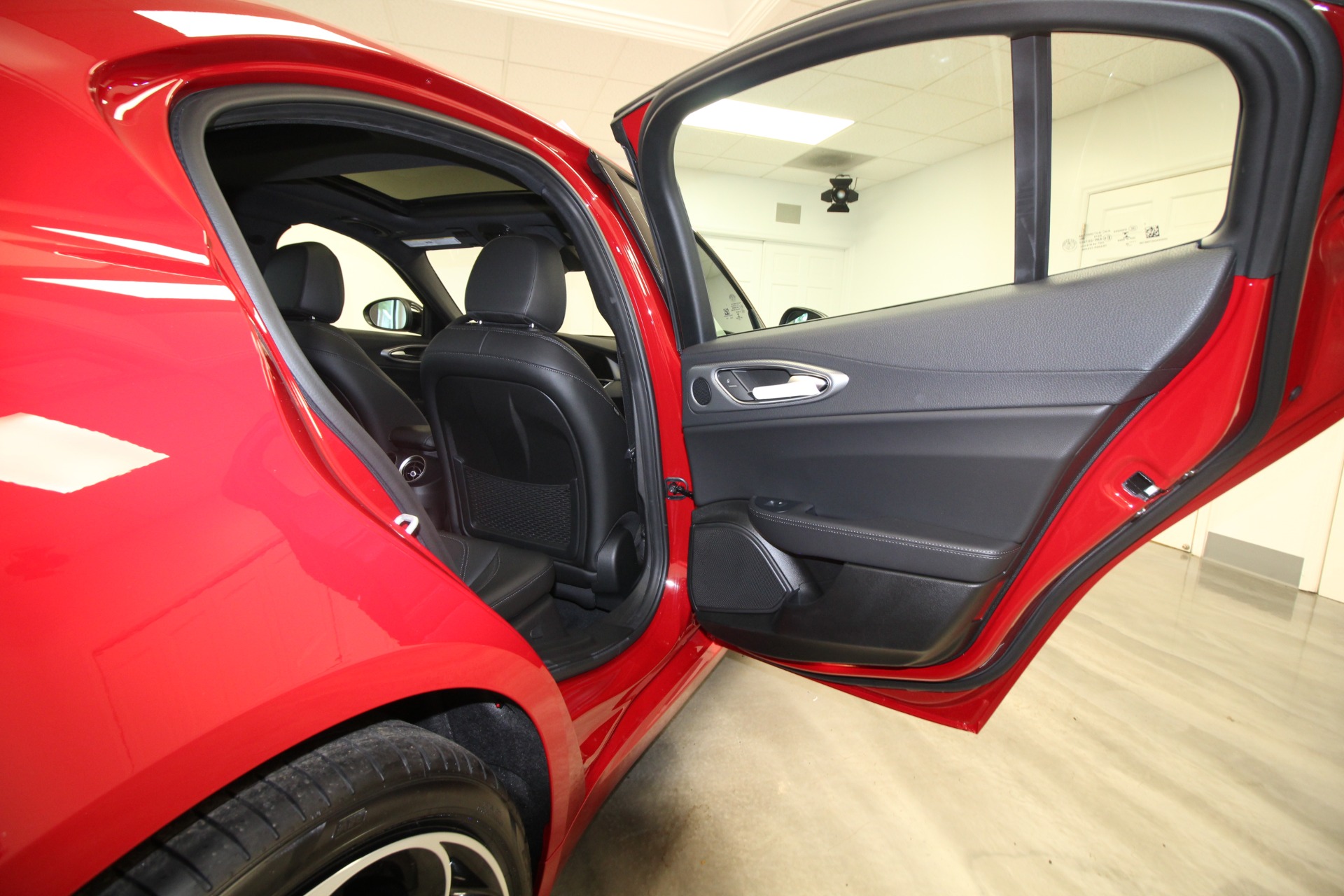 New 2024 Alfa Romeo GIULIA TI | St. Petersburg, FL