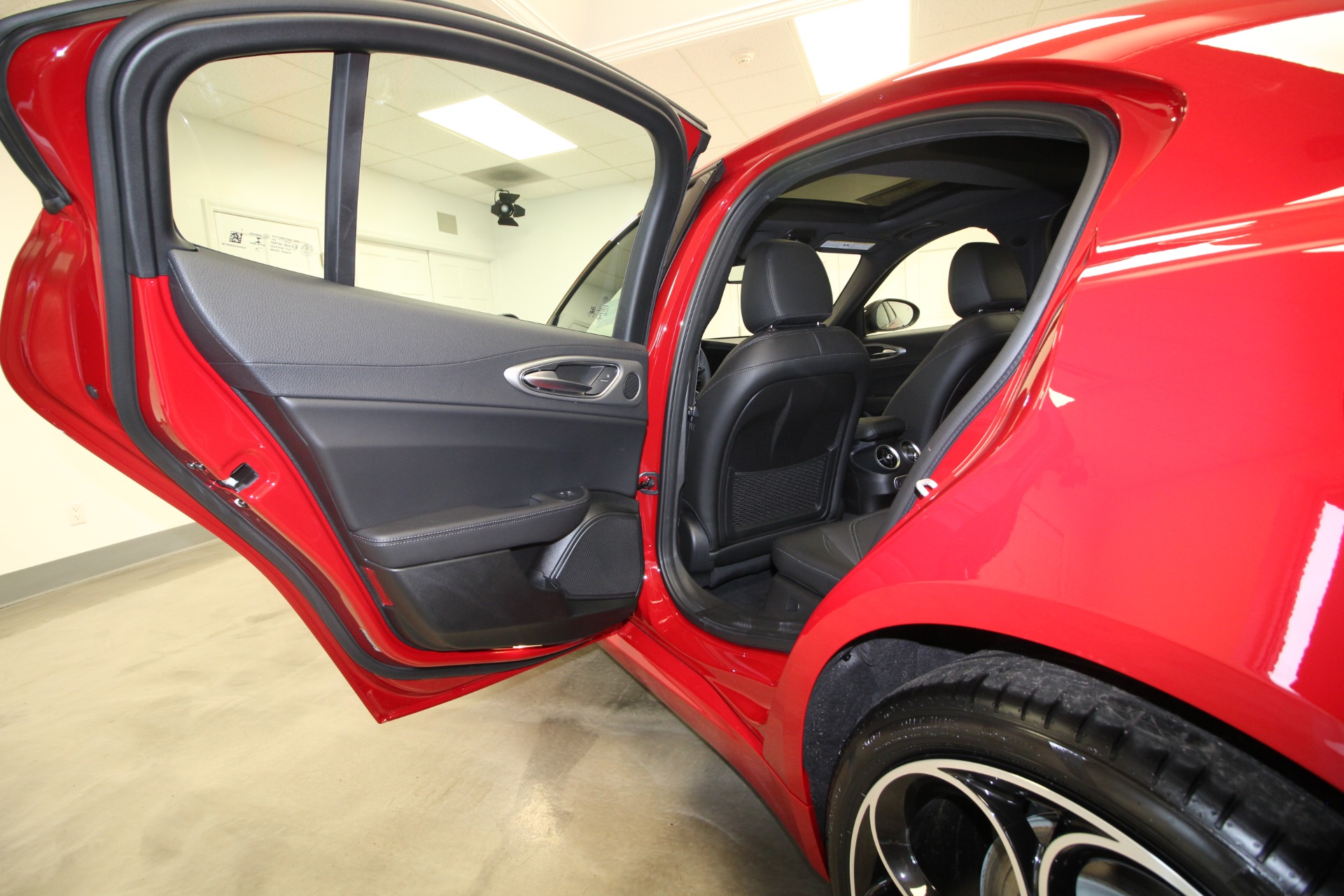 New 2024 Alfa Romeo GIULIA TI | St. Petersburg, FL