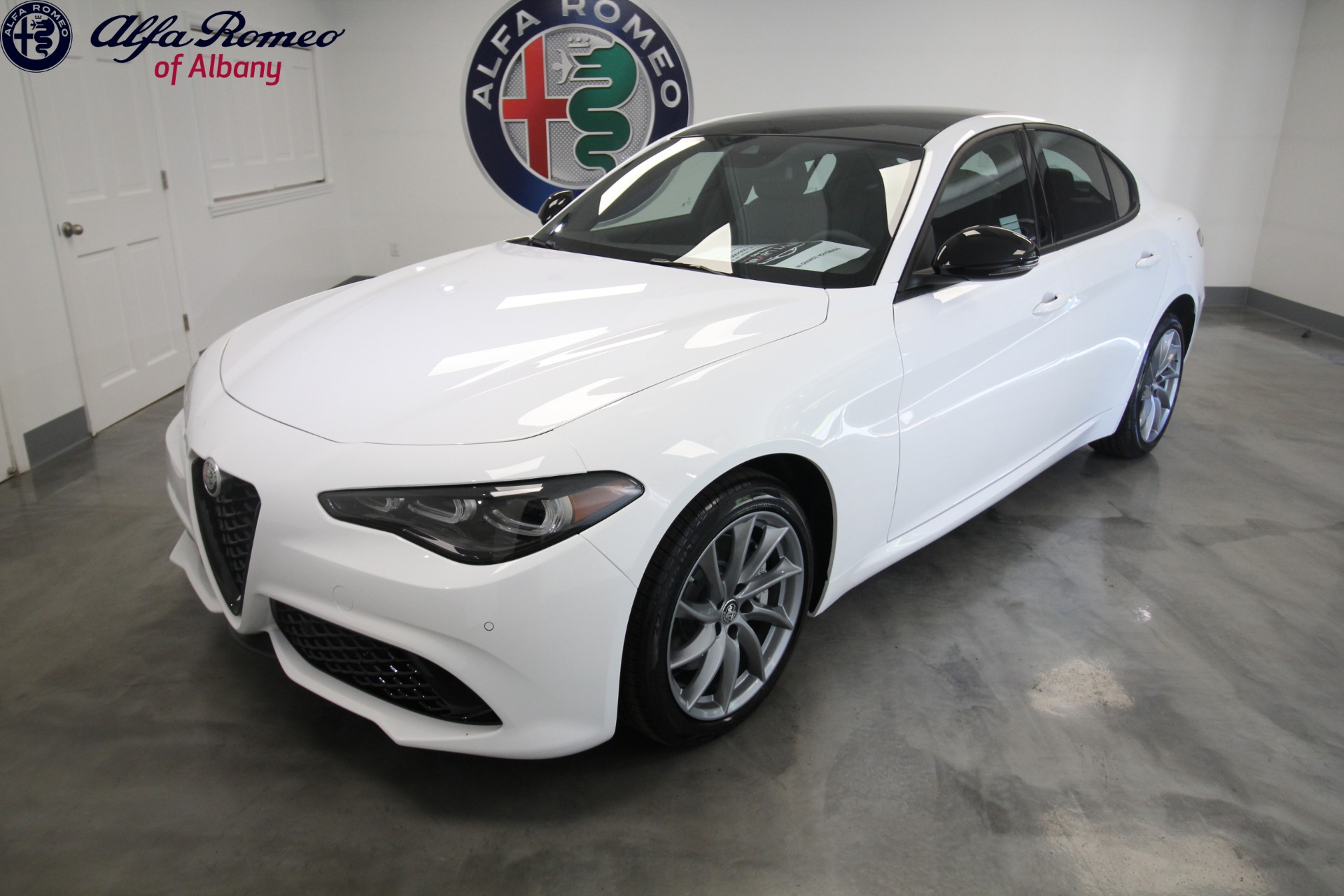 New 2024 Alfa Romeo GIULIA Sprint | St. Petersburg, FL