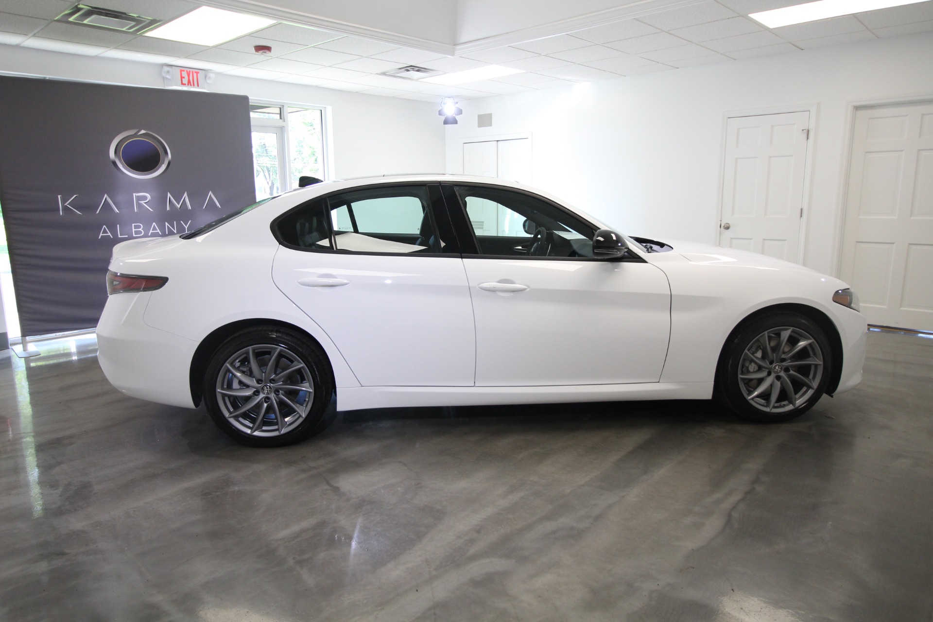 New 2024 Alfa Romeo GIULIA Sprint | St. Petersburg, FL