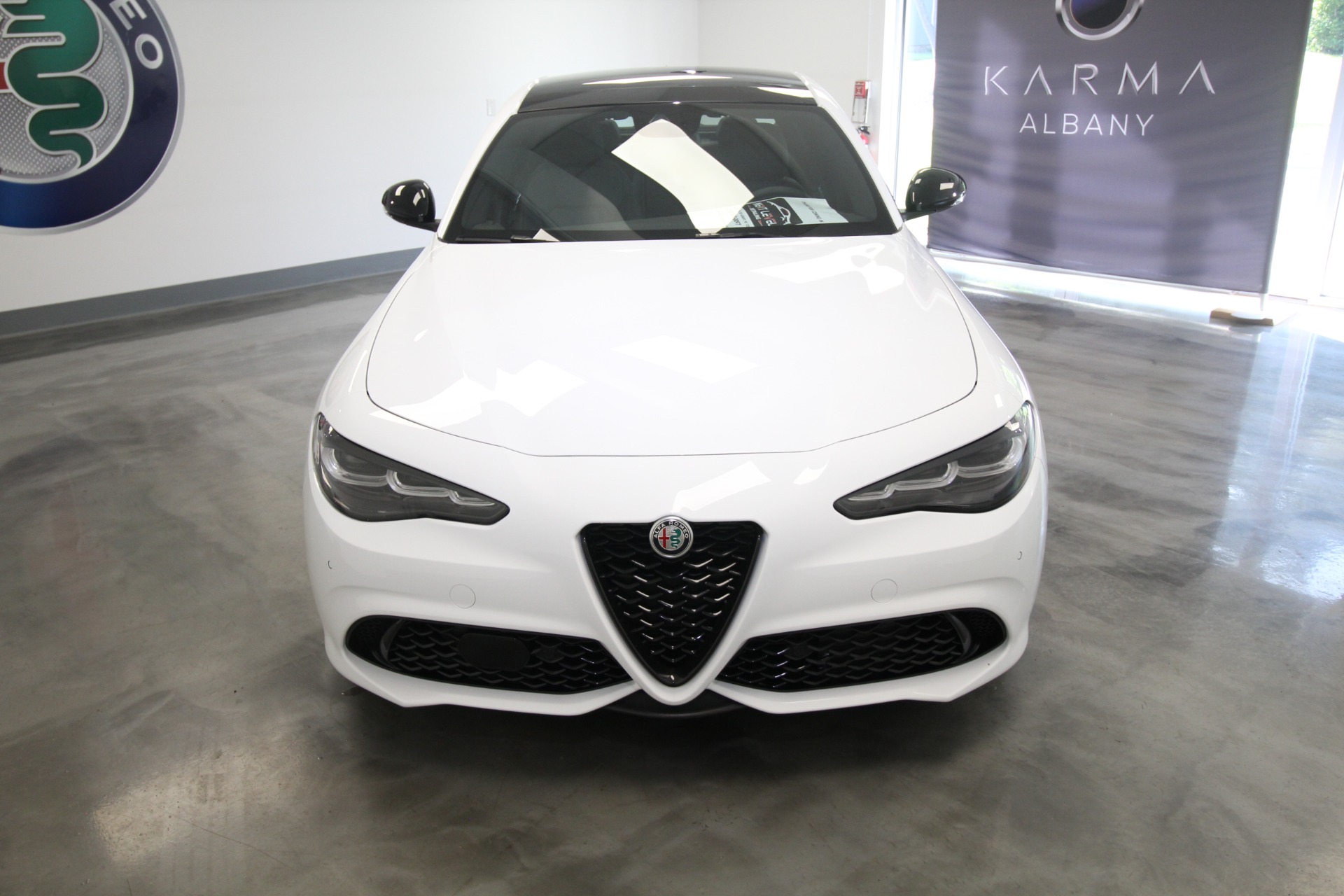New 2024 Alfa Romeo GIULIA Sprint | St. Petersburg, FL