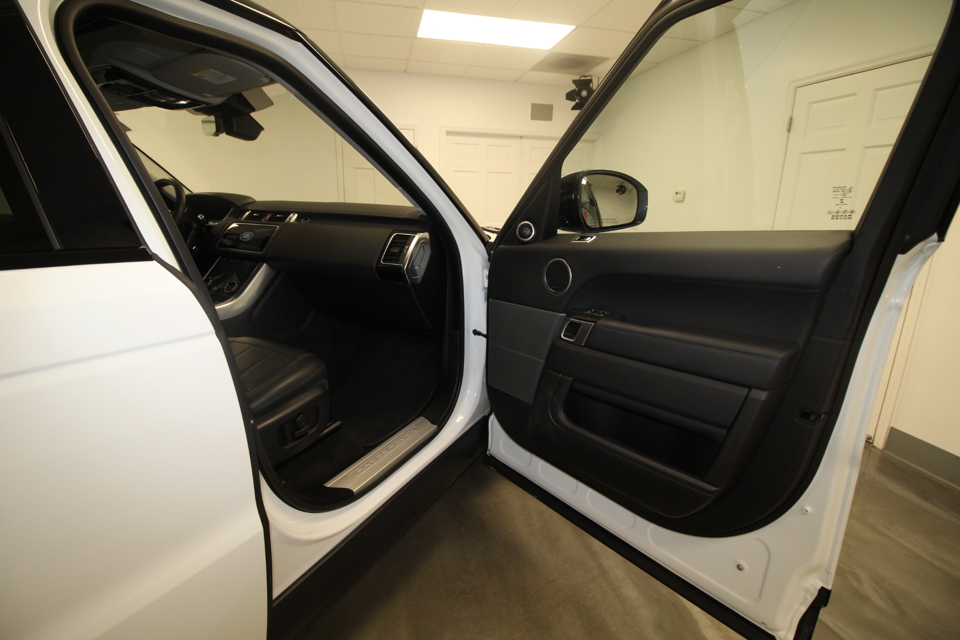 Used 2020 LAND ROVER RANGE ROVER SPO HSE | St. Petersburg, FL