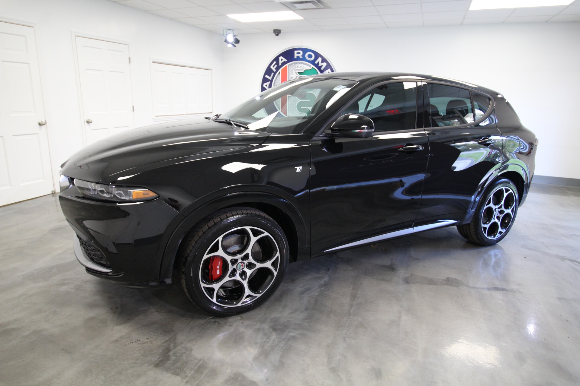 New 2024 Alfa Romeo TONALE Ti | St. Petersburg, FL