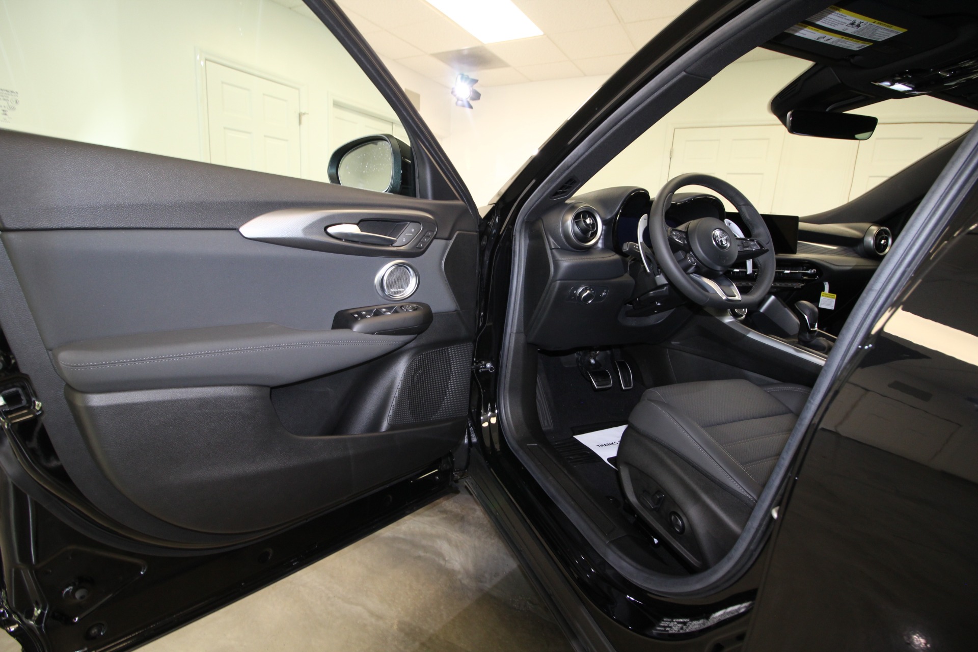 New 2024 Alfa Romeo TONALE Ti | St. Petersburg, FL