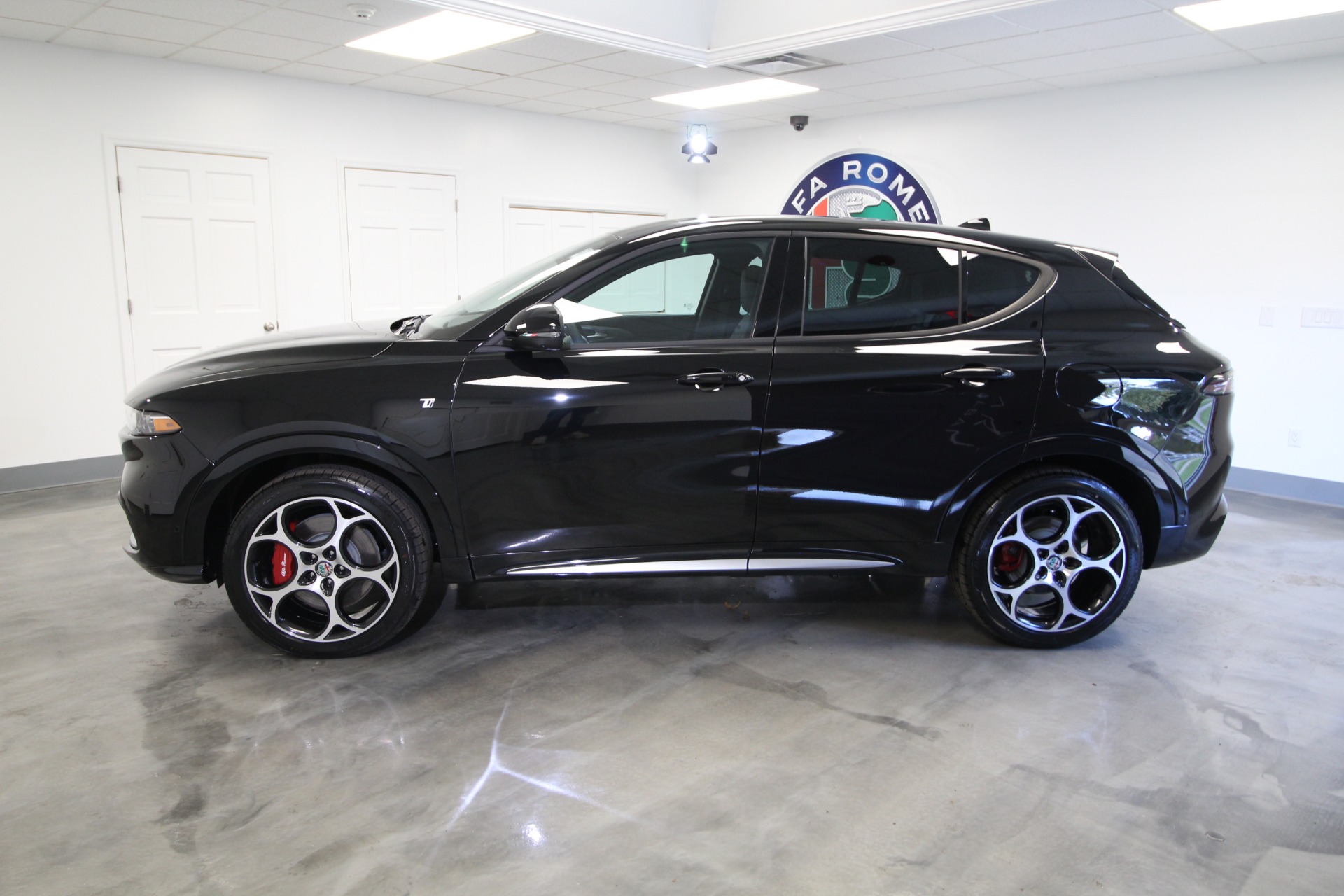 New 2024 Alfa Romeo TONALE Ti | St. Petersburg, FL