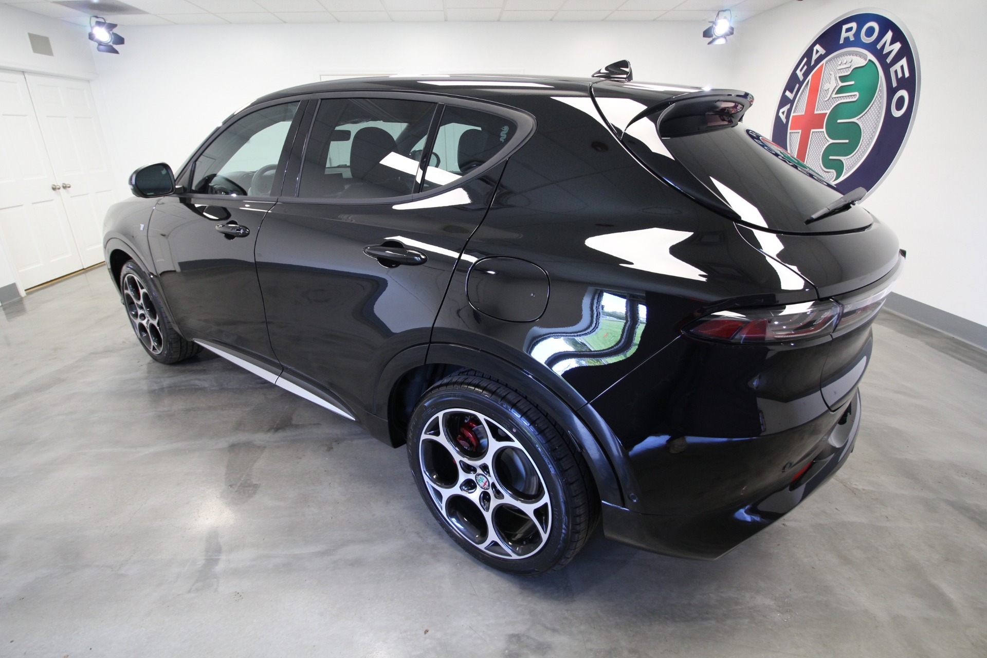 New 2024 Alfa Romeo TONALE Ti | St. Petersburg, FL