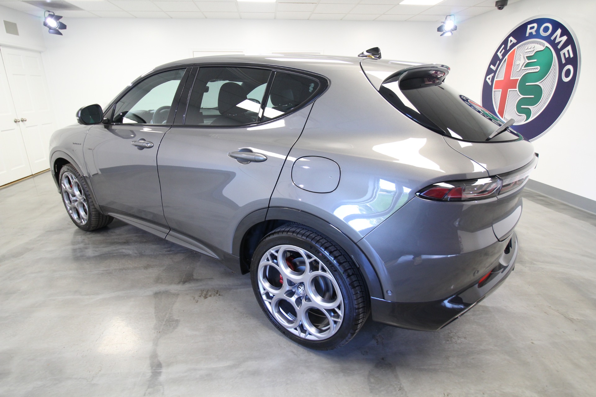 New 2024 Alfa Romeo TONALE Veloce | St. Petersburg, FL