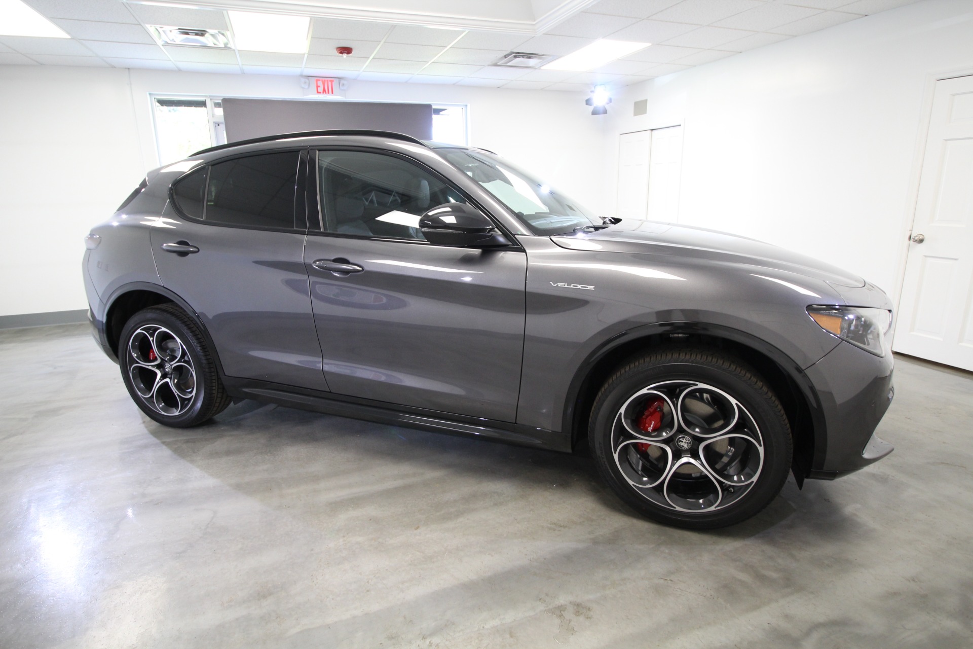 New 2024 Alfa Romeo STELVIO | St. Petersburg, FL