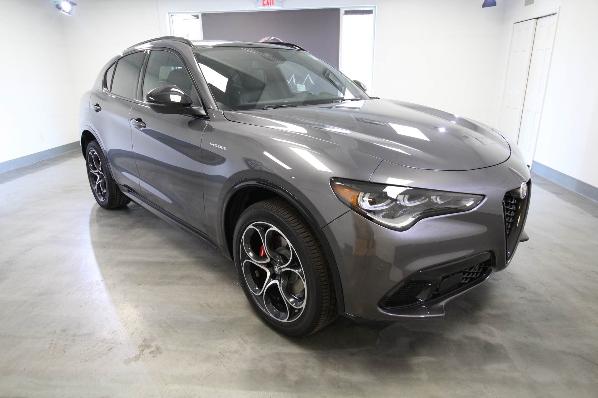 New 2024 Alfa Romeo STELVIO | St. Petersburg, FL