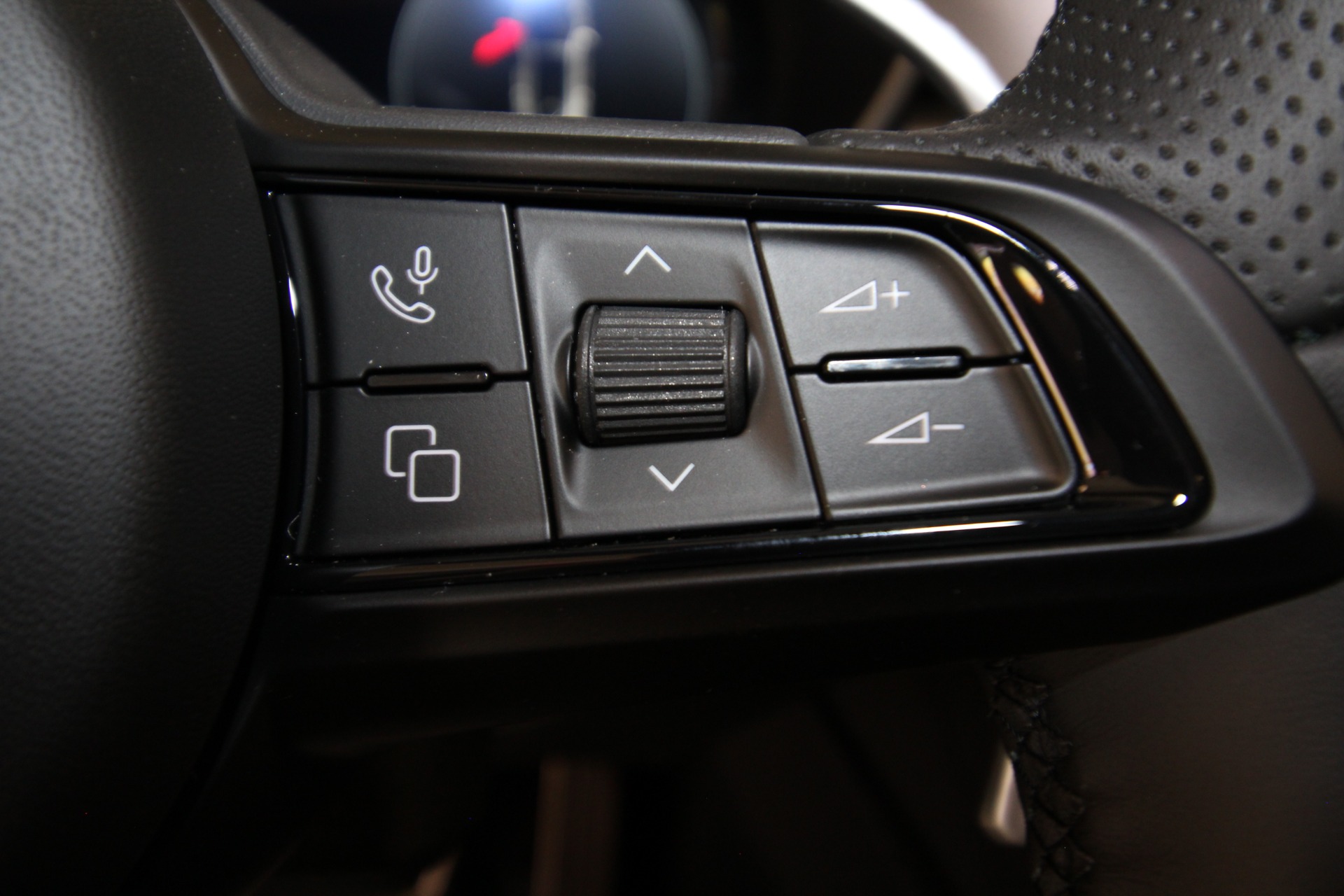 New 2024 Alfa Romeo STELVIO | St. Petersburg, FL