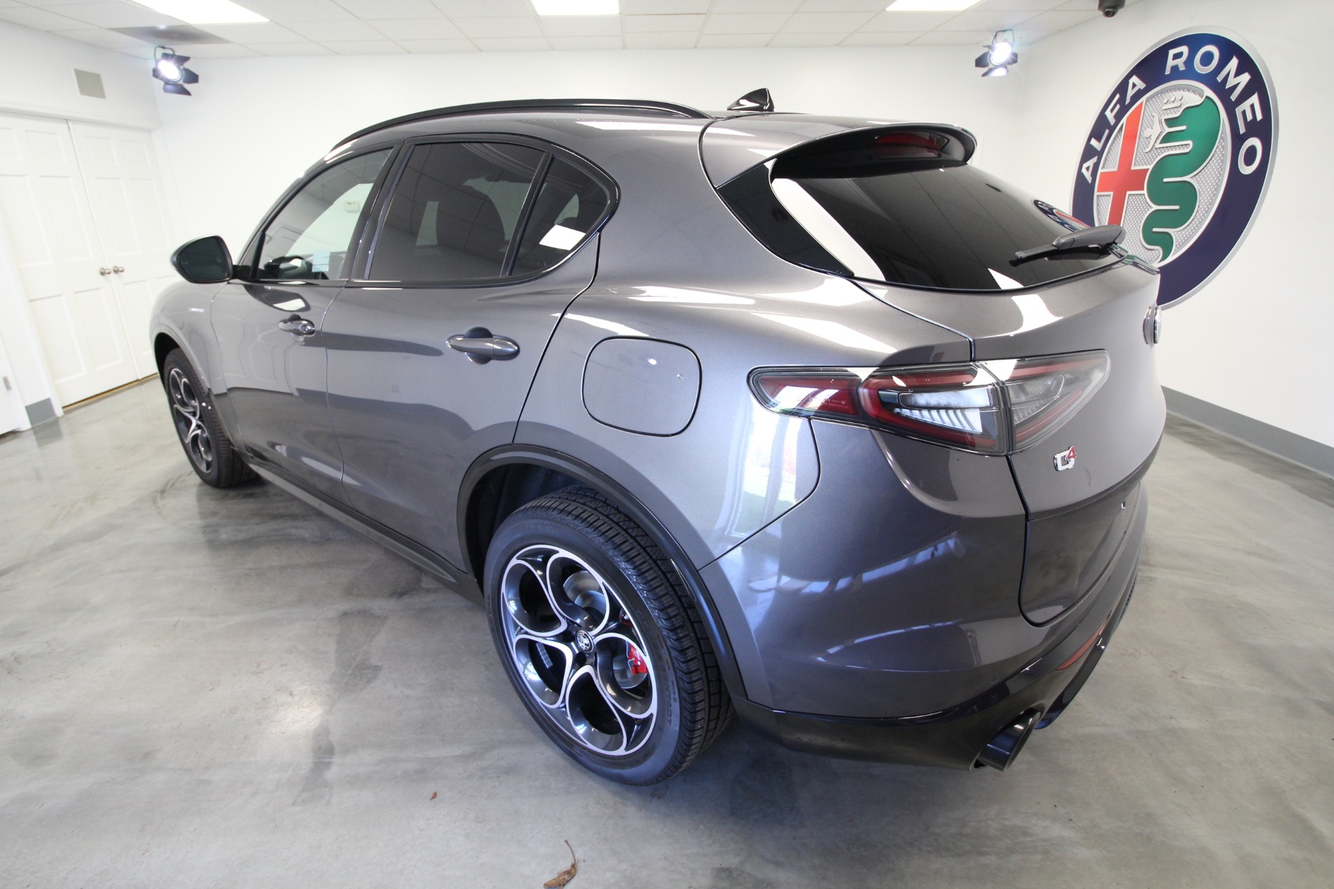 New 2024 Alfa Romeo STELVIO | St. Petersburg, FL