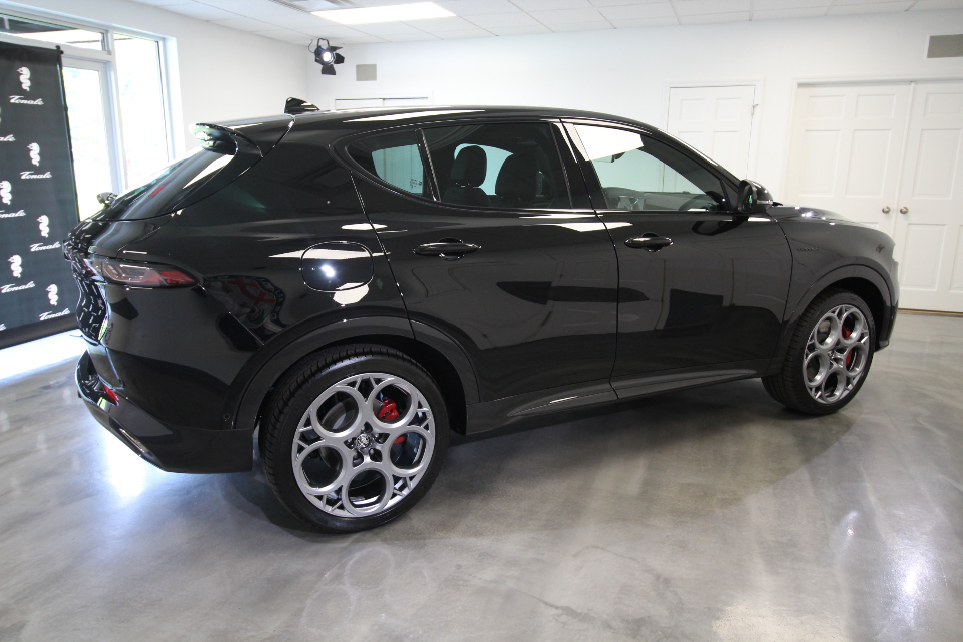 New 2024 BLACK Alfa Romeo TONALE Veloce | Albany, NY
