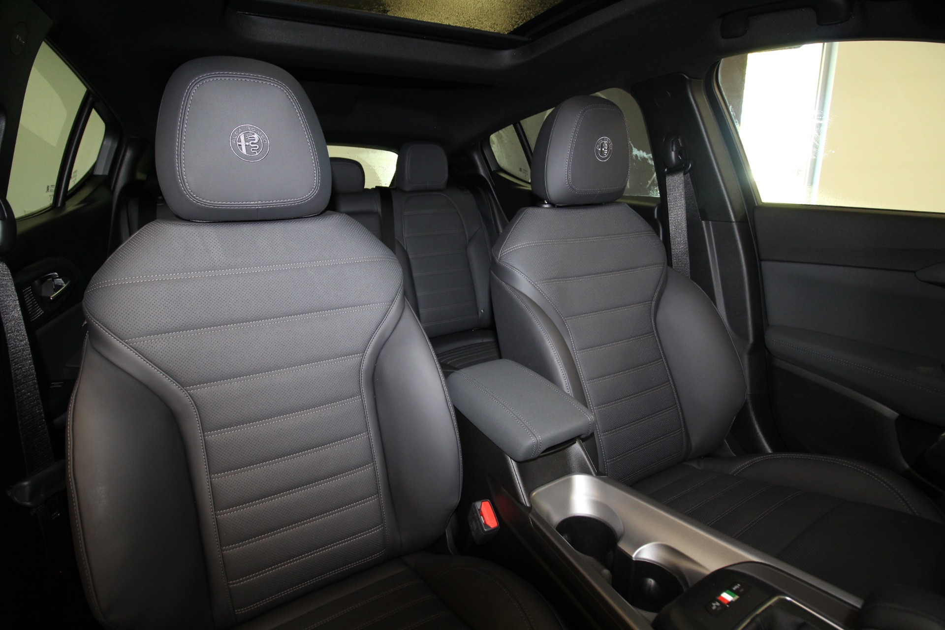 New 2024 Alfa Romeo TONALE Veloce | St. Petersburg, FL