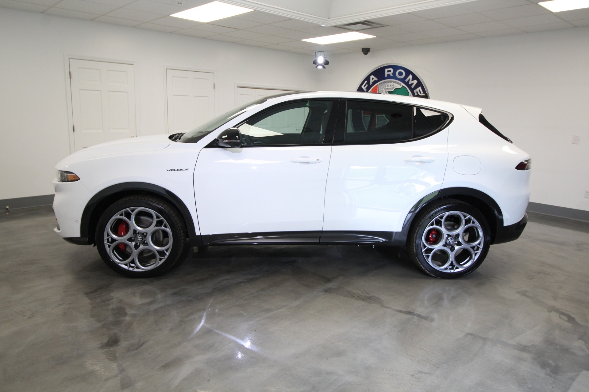 New 2024 Alfa Romeo TONALE Veloce | St. Petersburg, FL