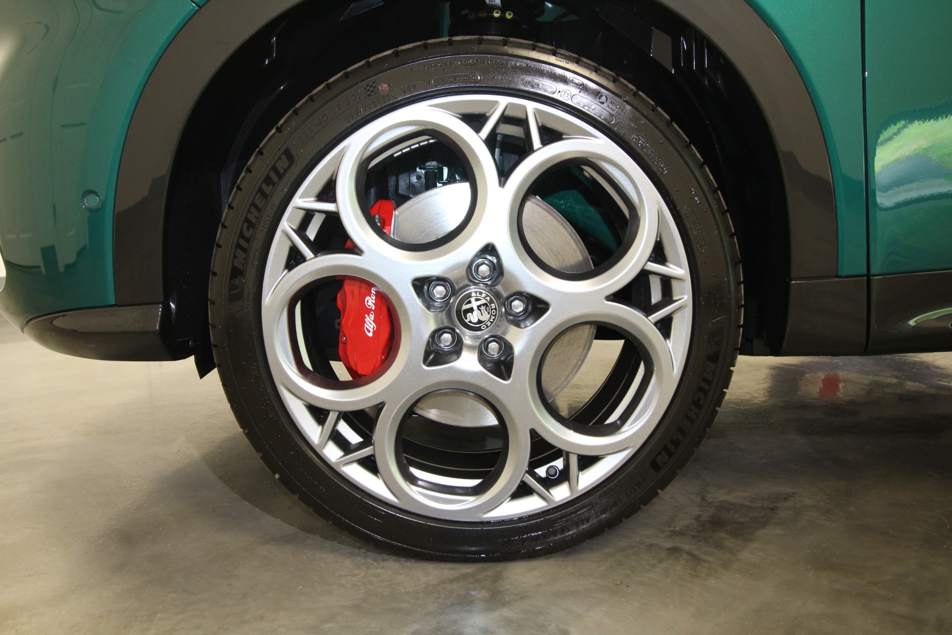 New 2024 Alfa Romeo TONALE Veloce | St. Petersburg, FL