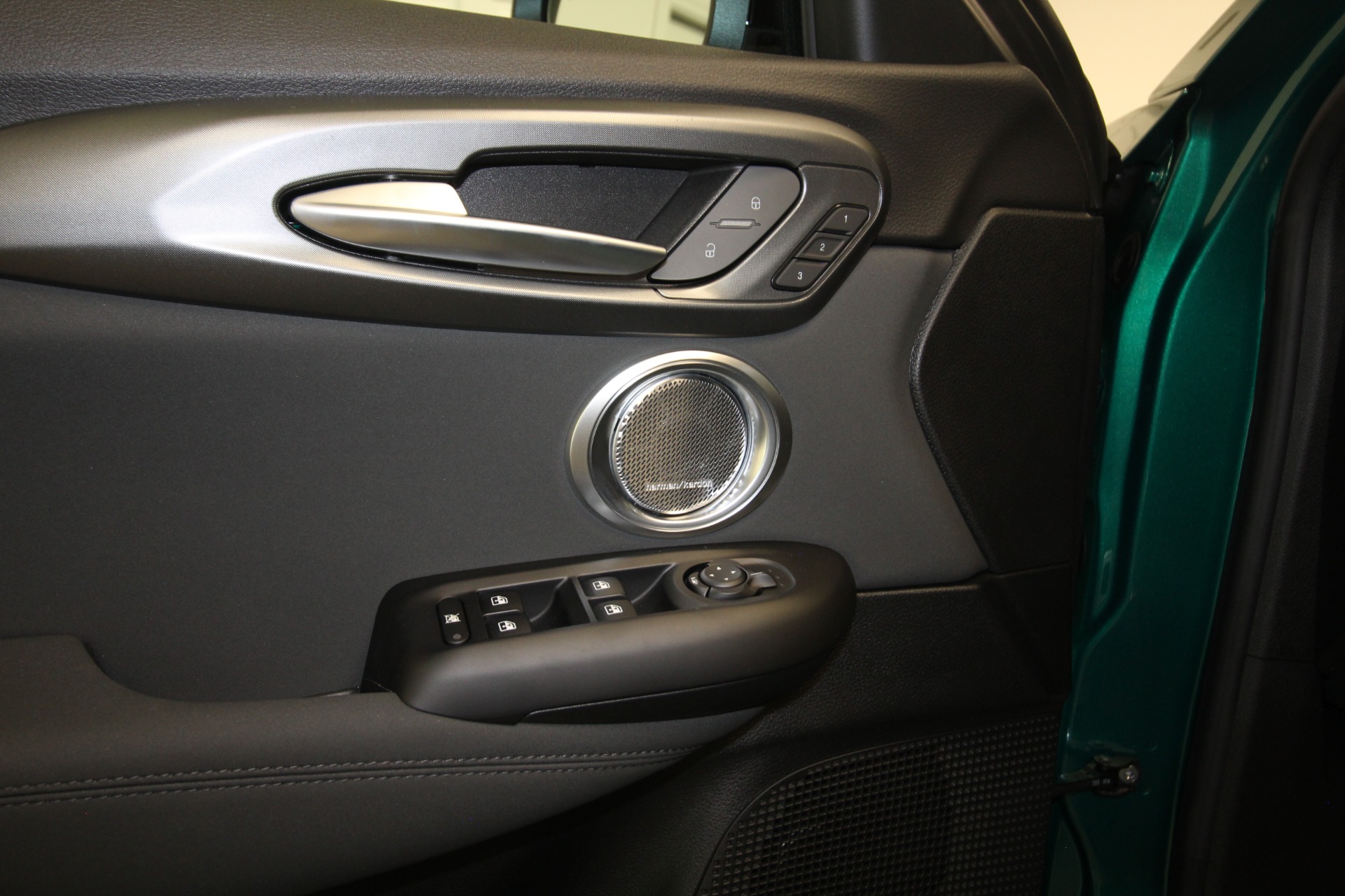 New 2024 Alfa Romeo TONALE Veloce | St. Petersburg, FL