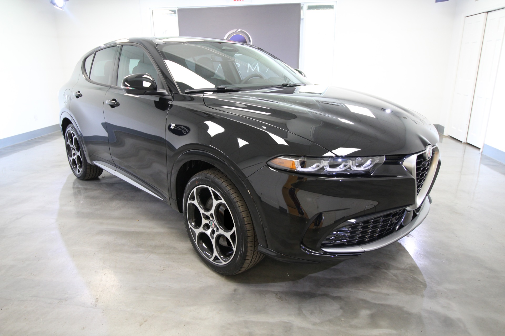 New 2024 Alfa Romeo TONALE Ti | St. Petersburg, FL