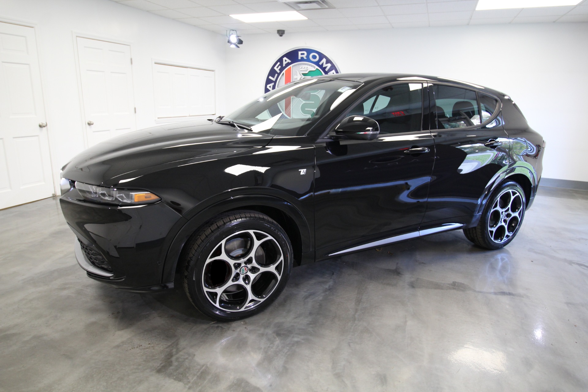 New 2024 Alfa Romeo TONALE Ti | St. Petersburg, FL