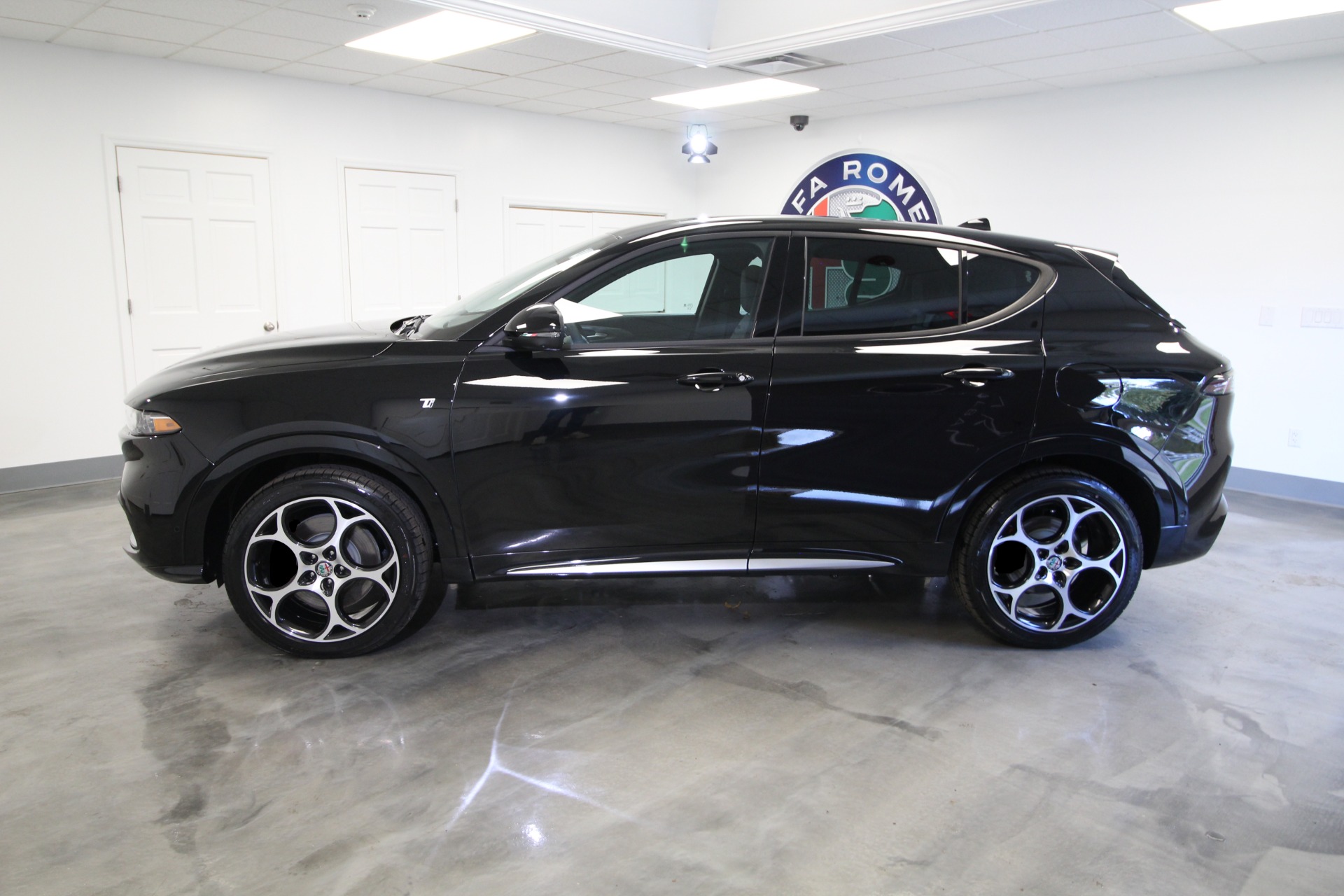 New 2024 Alfa Romeo TONALE Ti | St. Petersburg, FL