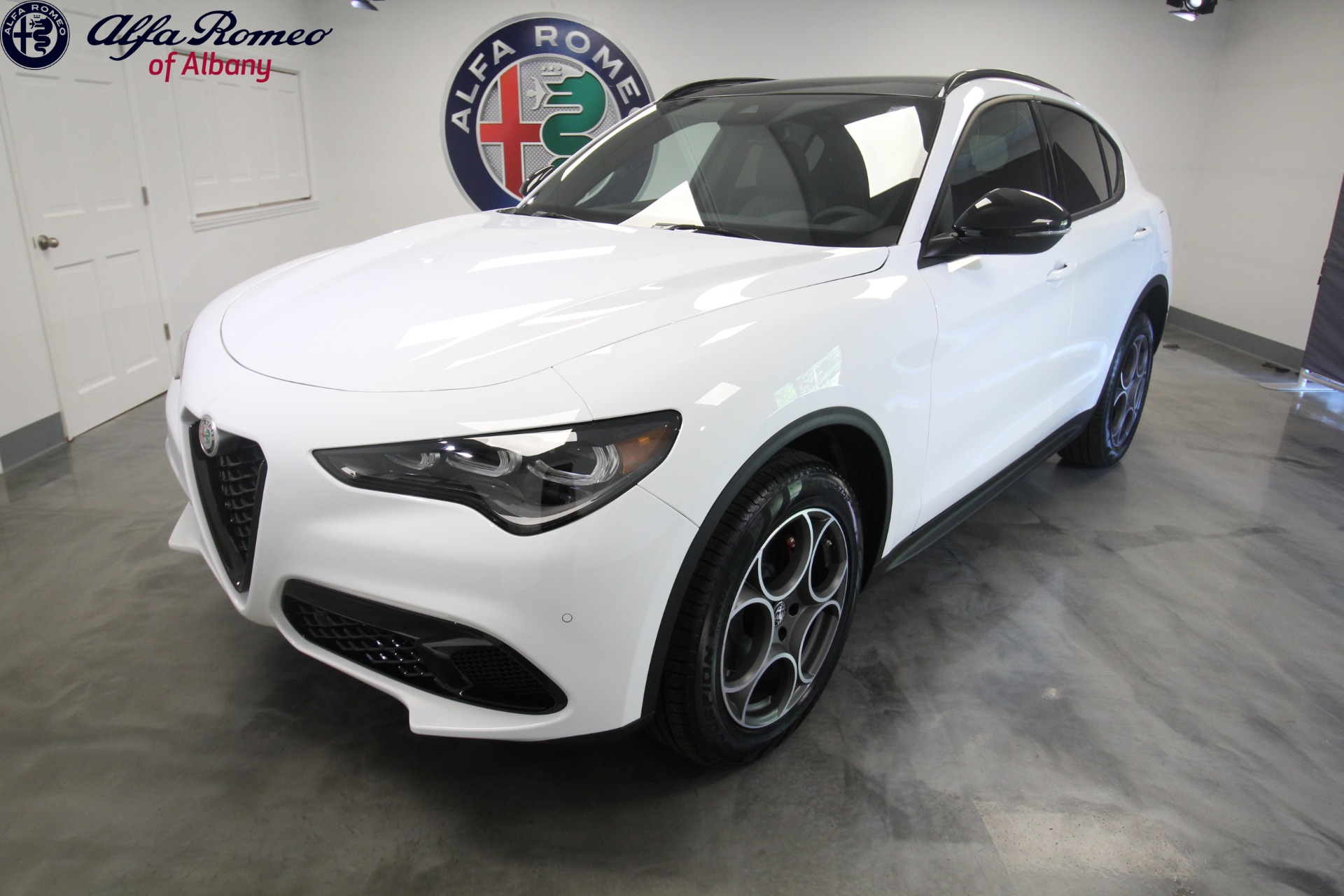 New 2024 Alfa Romeo STELVIO Sprint | St. Petersburg, FL